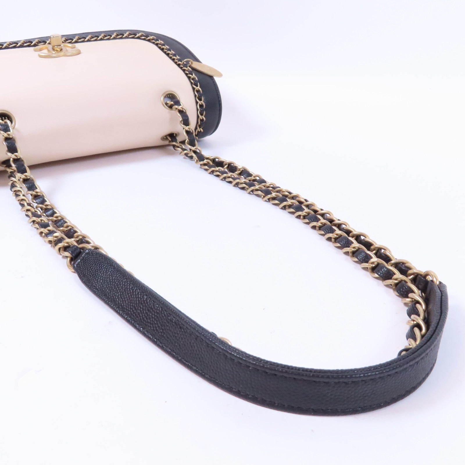 CHANEL 【激減優惠】牛皮皮革Chain Shoulder Bag金扣鏈帶肩背袋黑色/米色