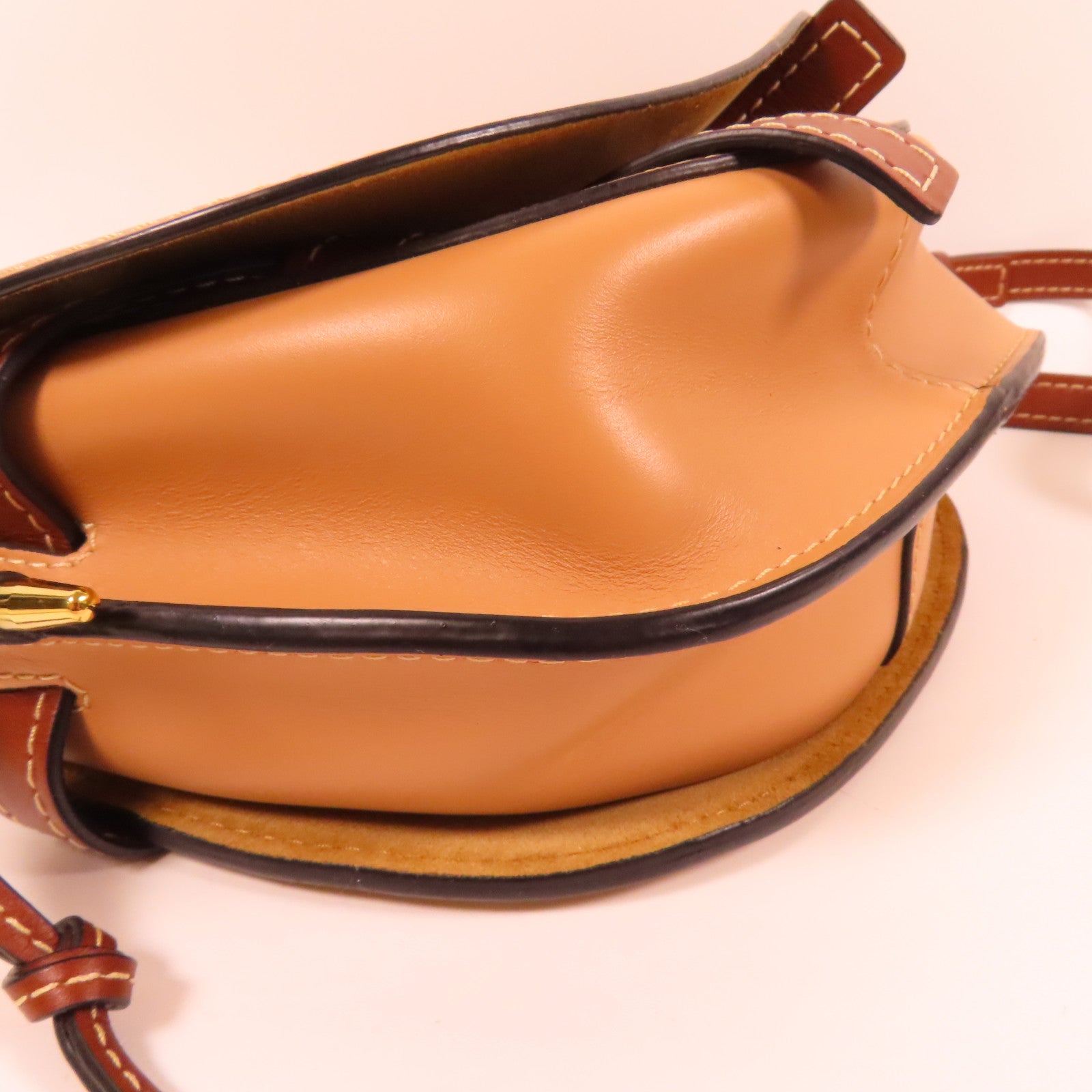 LOEWE 牛皮皮革Gate Bag金扣肩背袋啡色