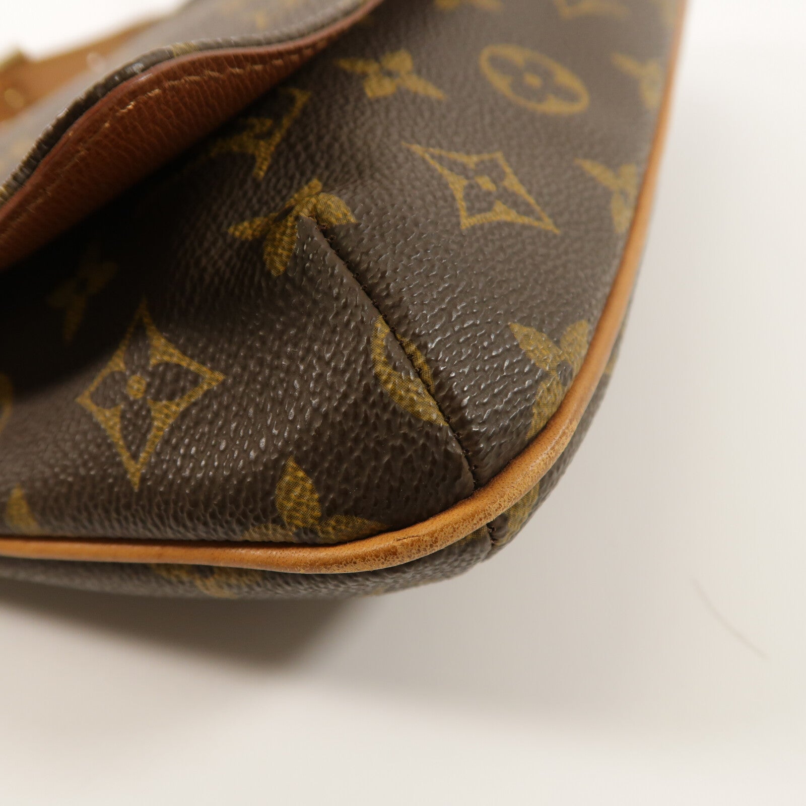 LOUIS VUITTON Monogram Musette Tango金扣肩背袋