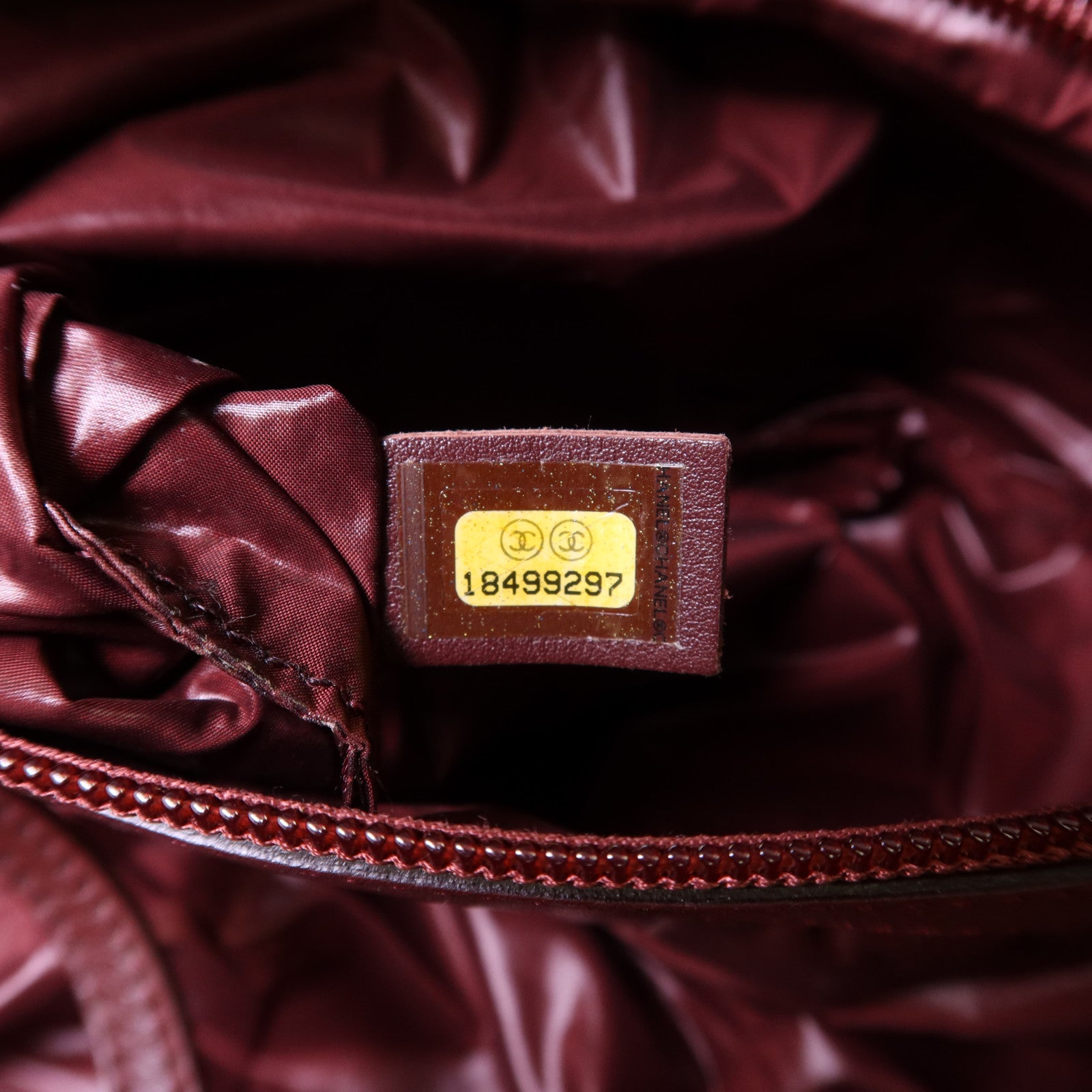 CHANEL 尼龍Coco Cocoon Medium銀扣手挽袋