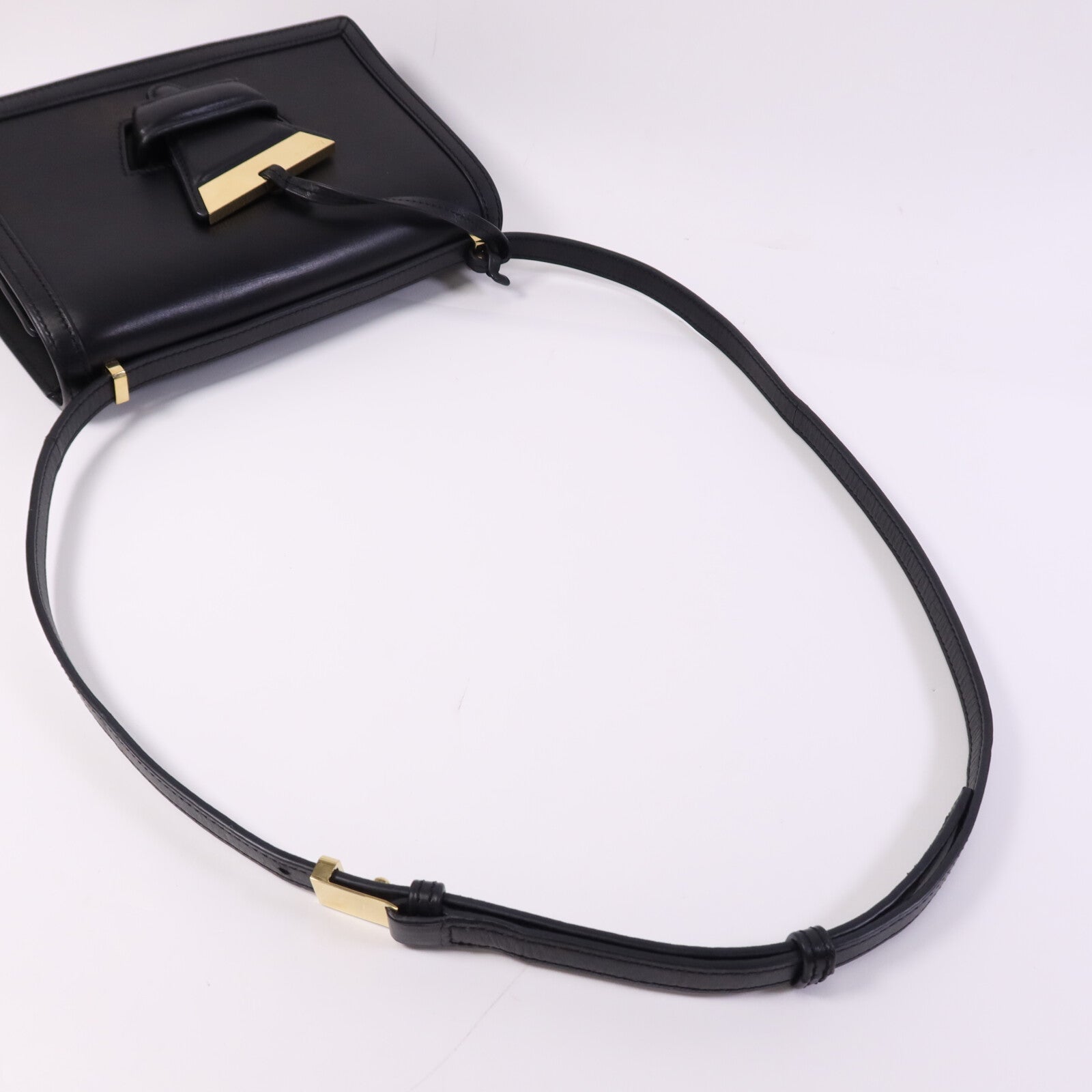 LOEWE 牛皮皮革Shoulder Bag金扣肩背袋