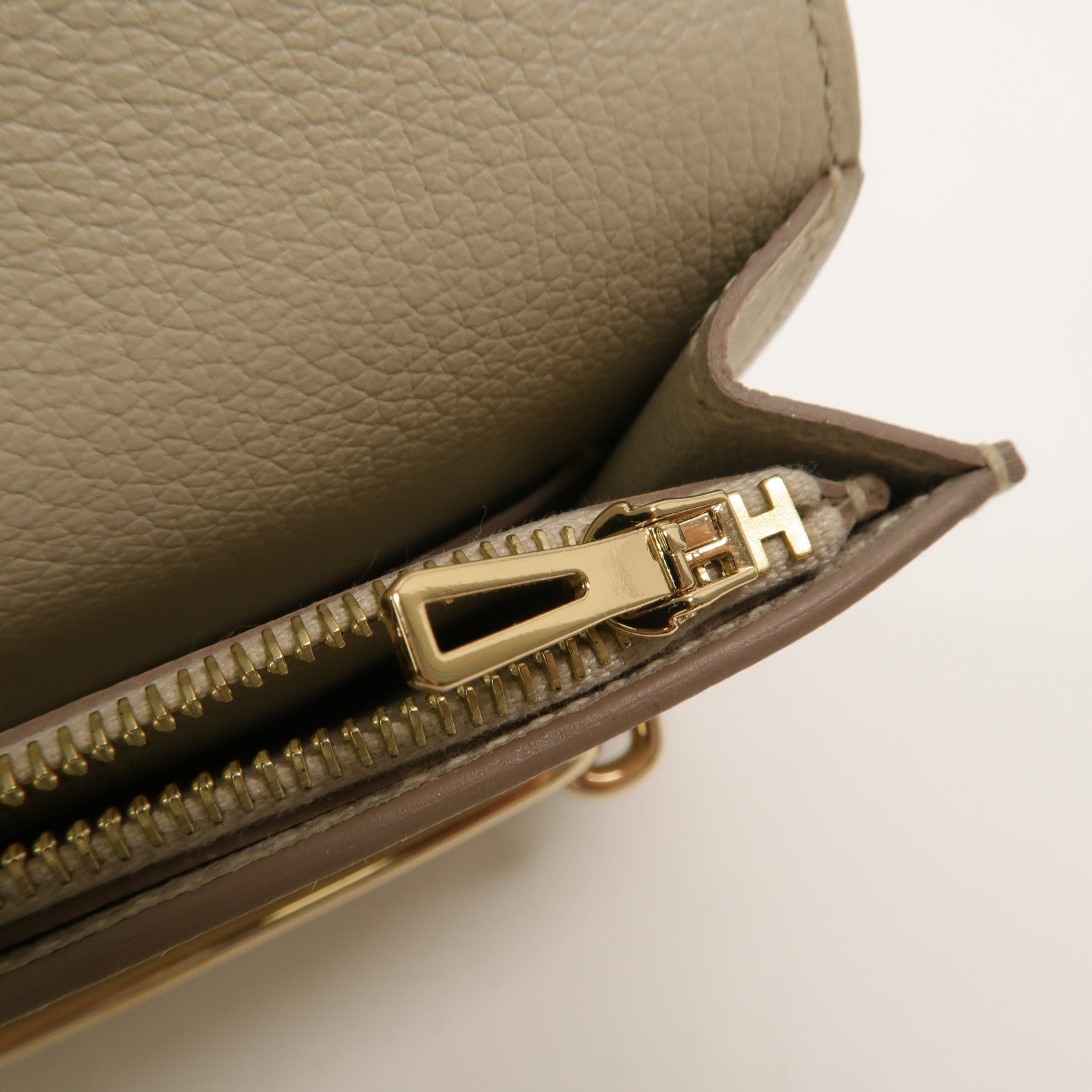 HERMES Evercolor皮革Roulis Slim手拿包Beton