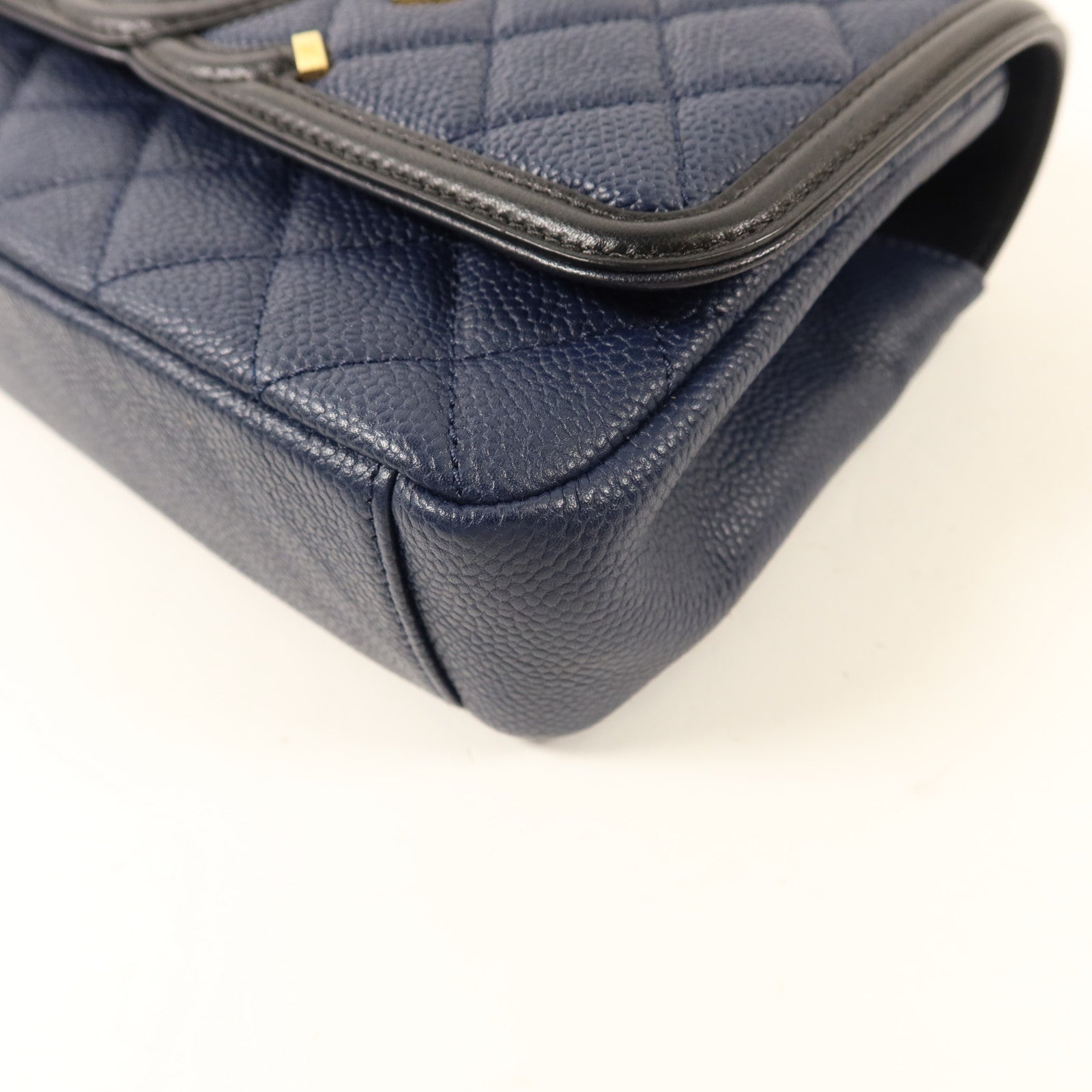 CHANEL 牛皮皮革CC Filigree Flap Bag鏈帶肩背袋
