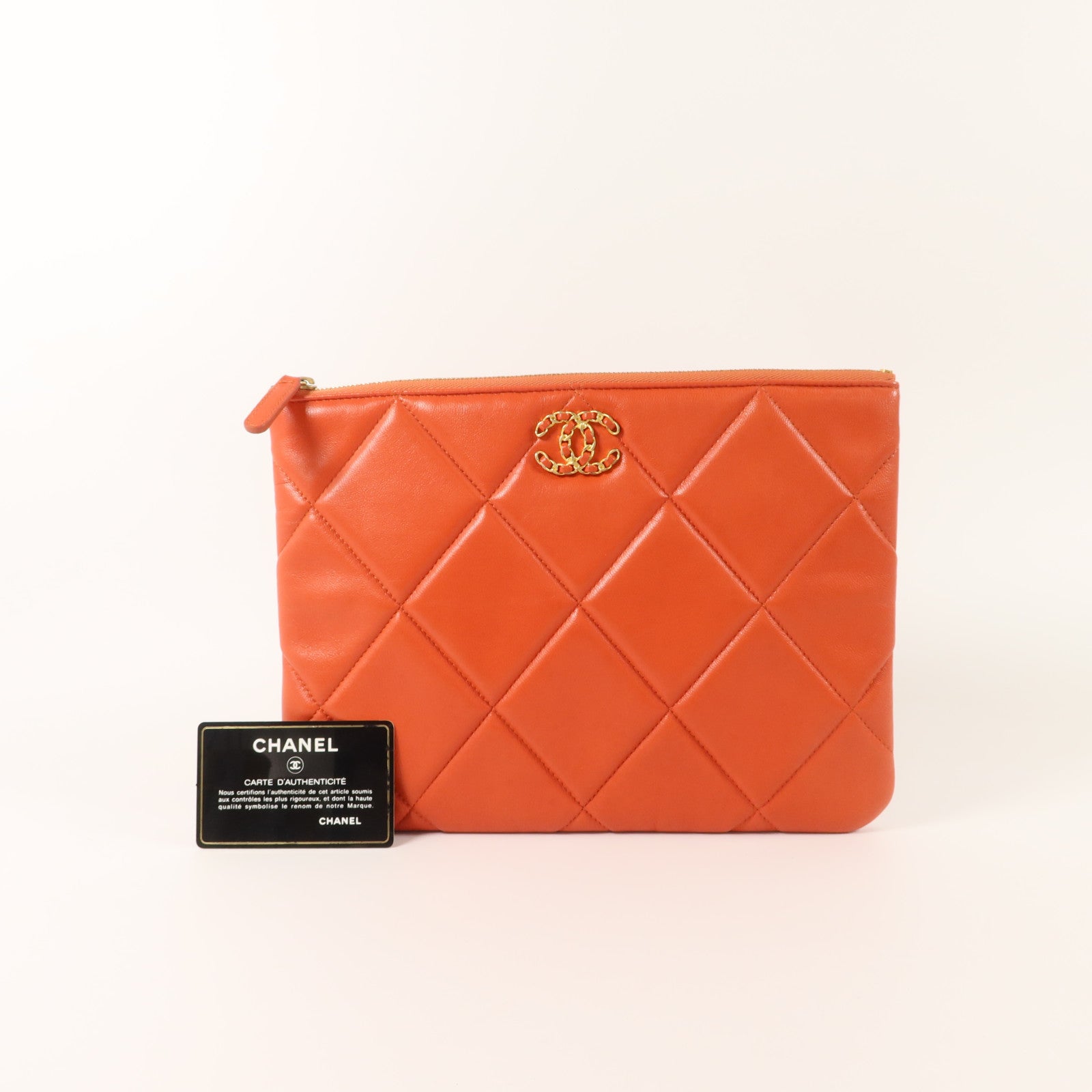 CHANEL 羊皮皮革C19 Clutch Bag金扣手拿包