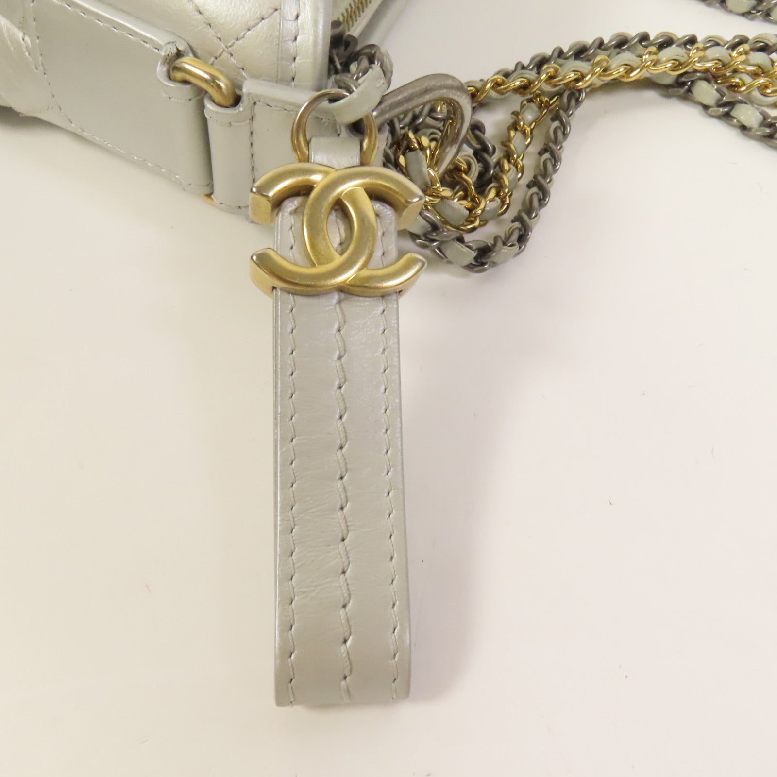 CHANEL 牛皮皮革Gabrielle Small鏈帶肩背袋