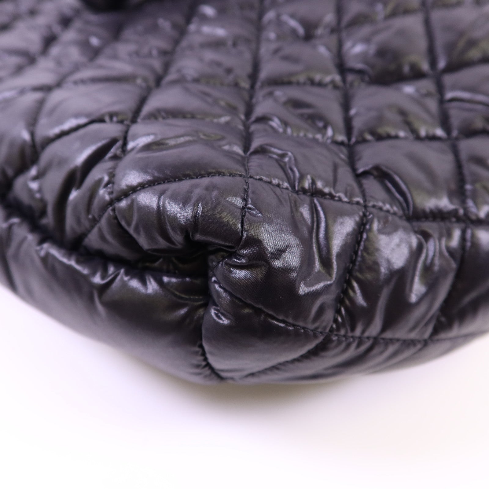 CHANEL 尼龍Coco Cocoon Medium銀扣手挽袋