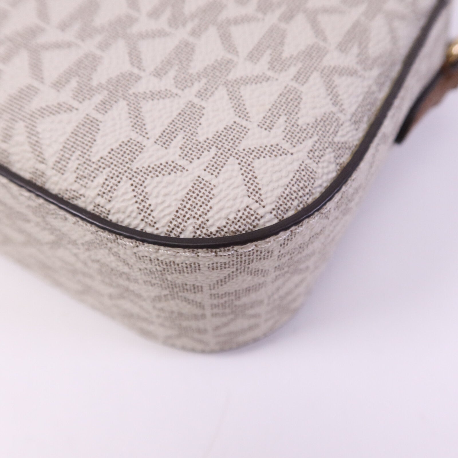 Michael Kors 牛皮皮革Jet Set Shoulder Bag金扣肩背袋