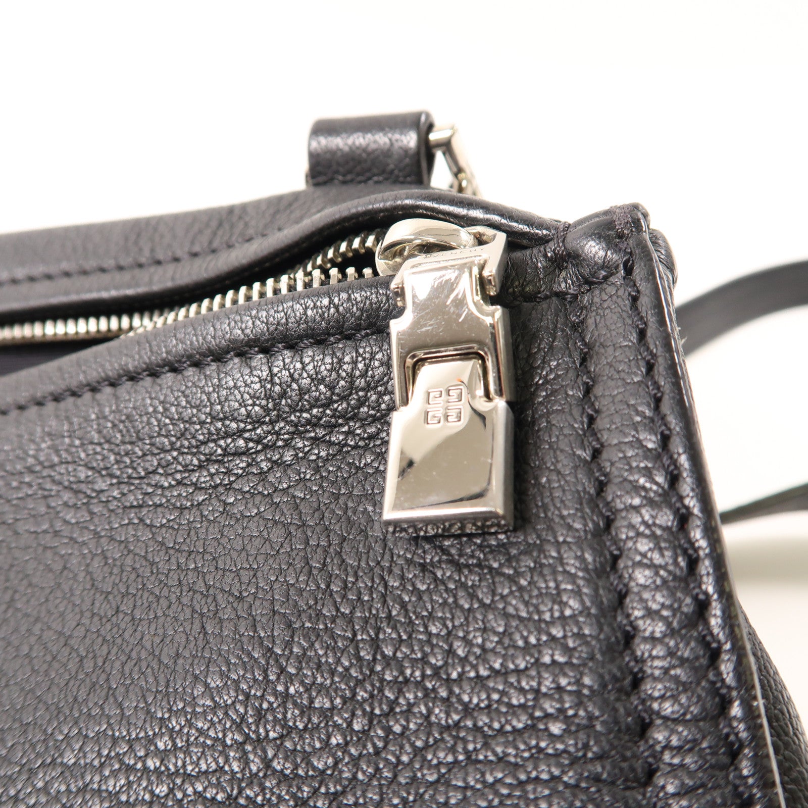 GIVENCHY 牛皮皮革Pandora Shoulder Bag銀扣肩背袋黑色