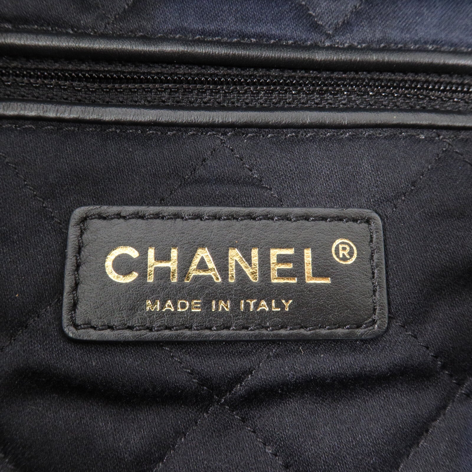 CHANEL 牛皮皮革Chanel 22 Small鏈帶肩背袋