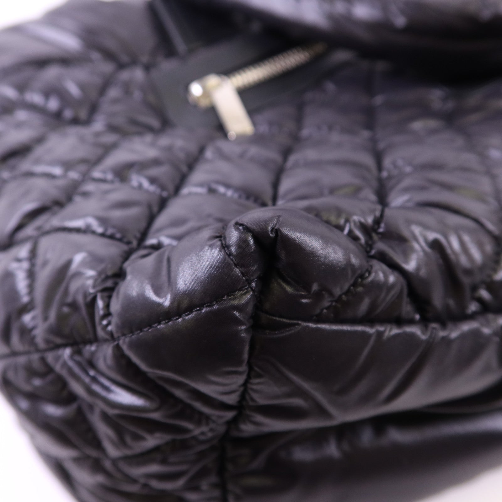 CHANEL 尼龍Coco Cocoon Medium銀扣手挽袋