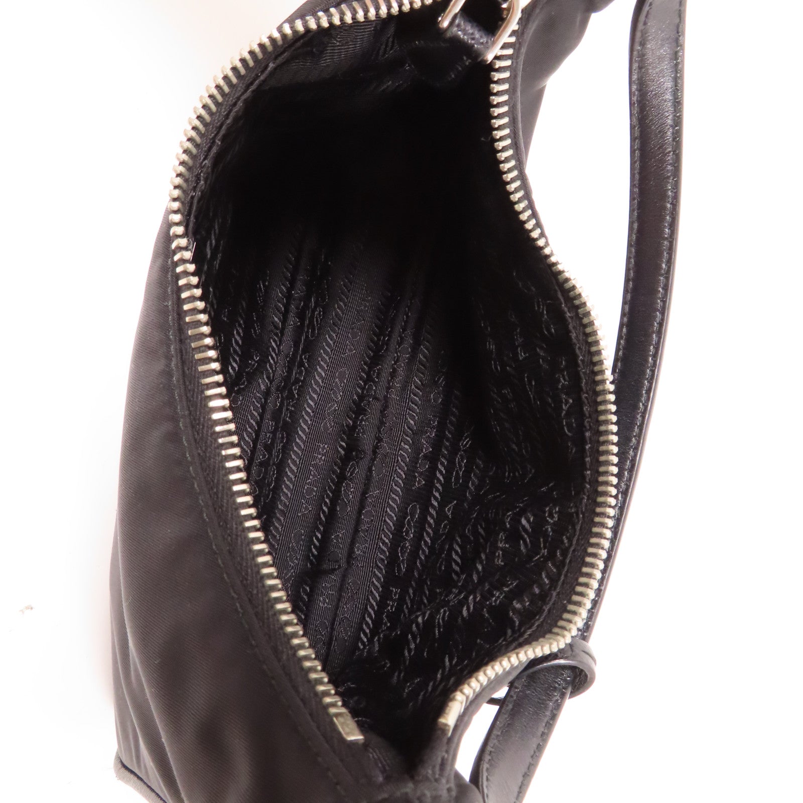 PRADA 尼龍/皮革Handbag銀扣手挽袋黑色