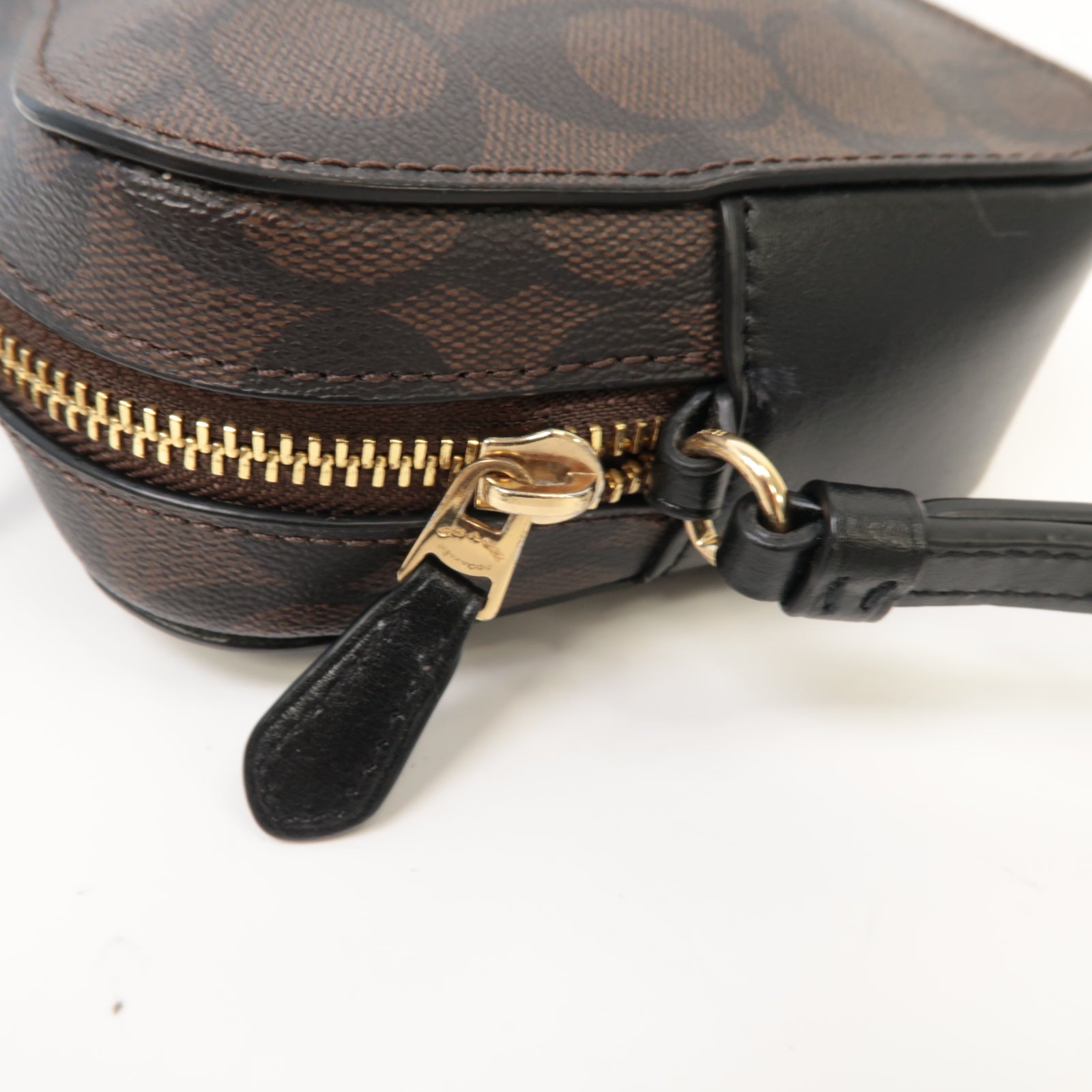 COACH 【激減優惠】塗層帆布Shoulder Bag金扣肩背袋啡色