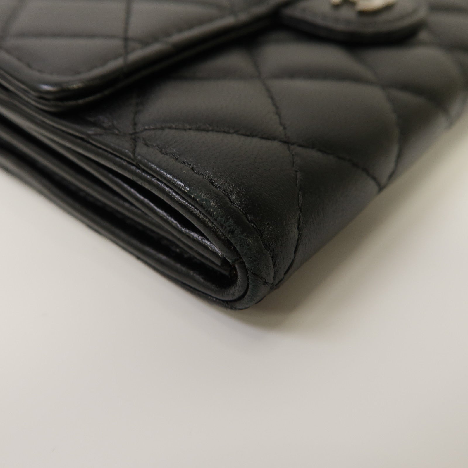 CHANEL 菱格羊皮皮革Classic Medium Wallet銀扣錢包黑色