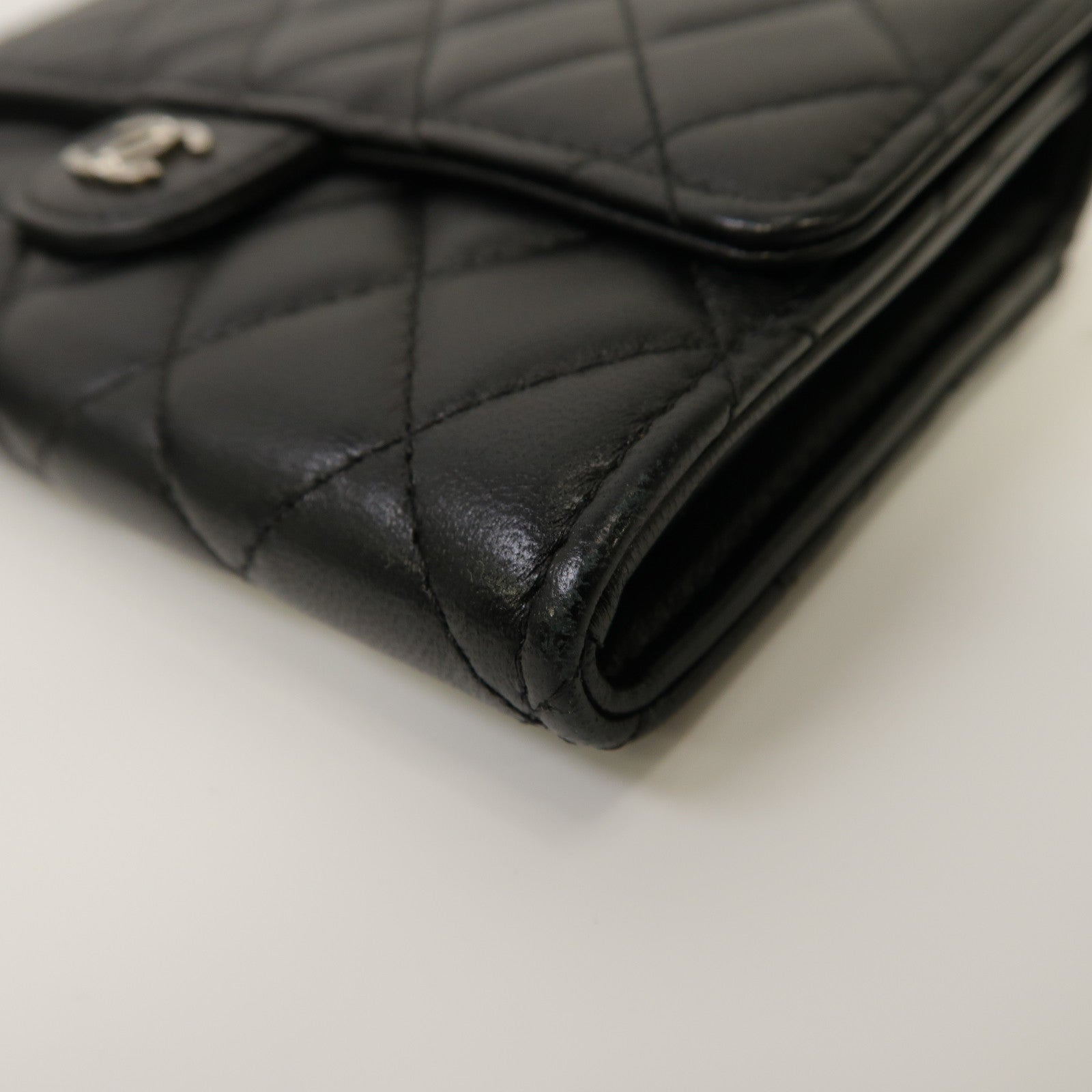 CHANEL 菱格羊皮皮革Classic Medium Wallet銀扣錢包黑色