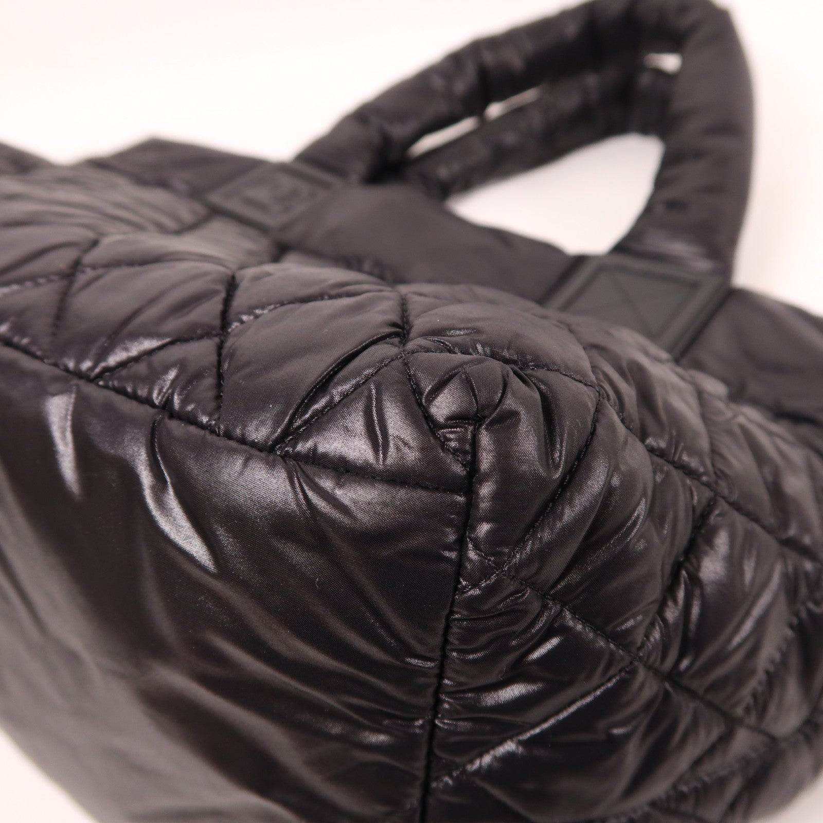 CHANEL 尼龍Coco Cocoon銀扣手挽袋