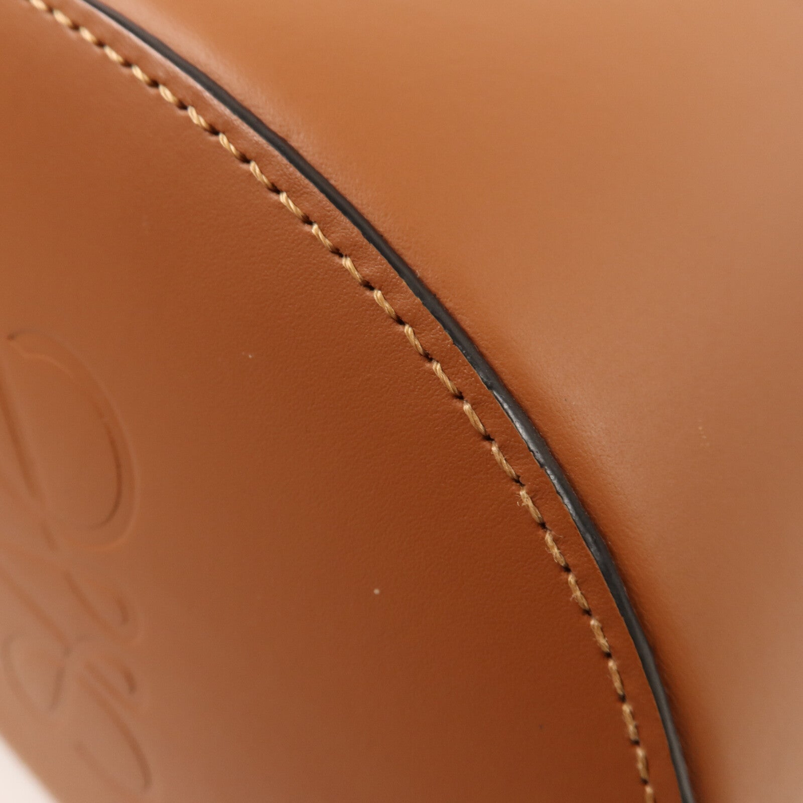 LOEWE 牛皮皮革Balloon Medium手挽肩背兩用袋