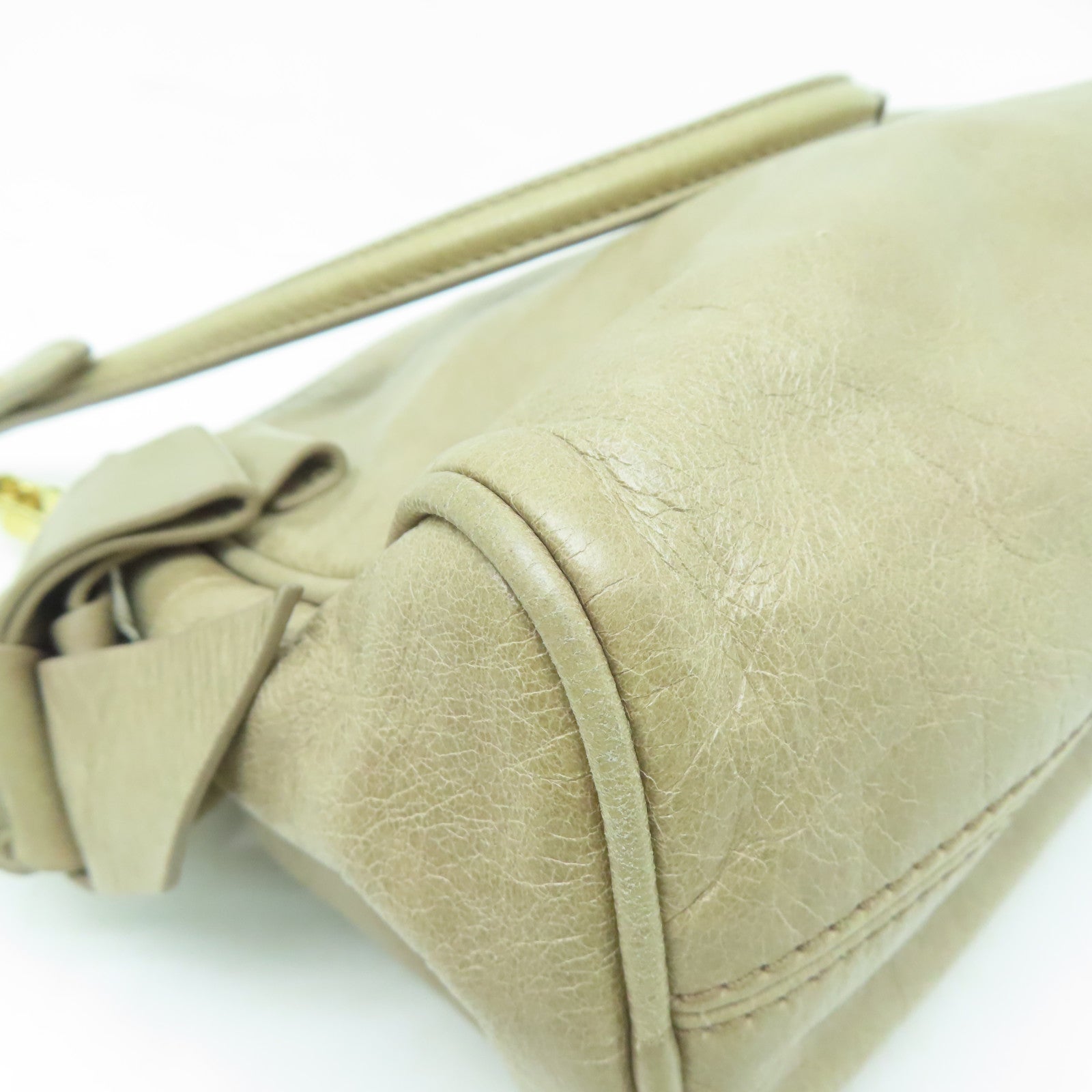Miu Miu 【激減優惠】牛皮皮革Shoulder Bag金扣肩背袋米色