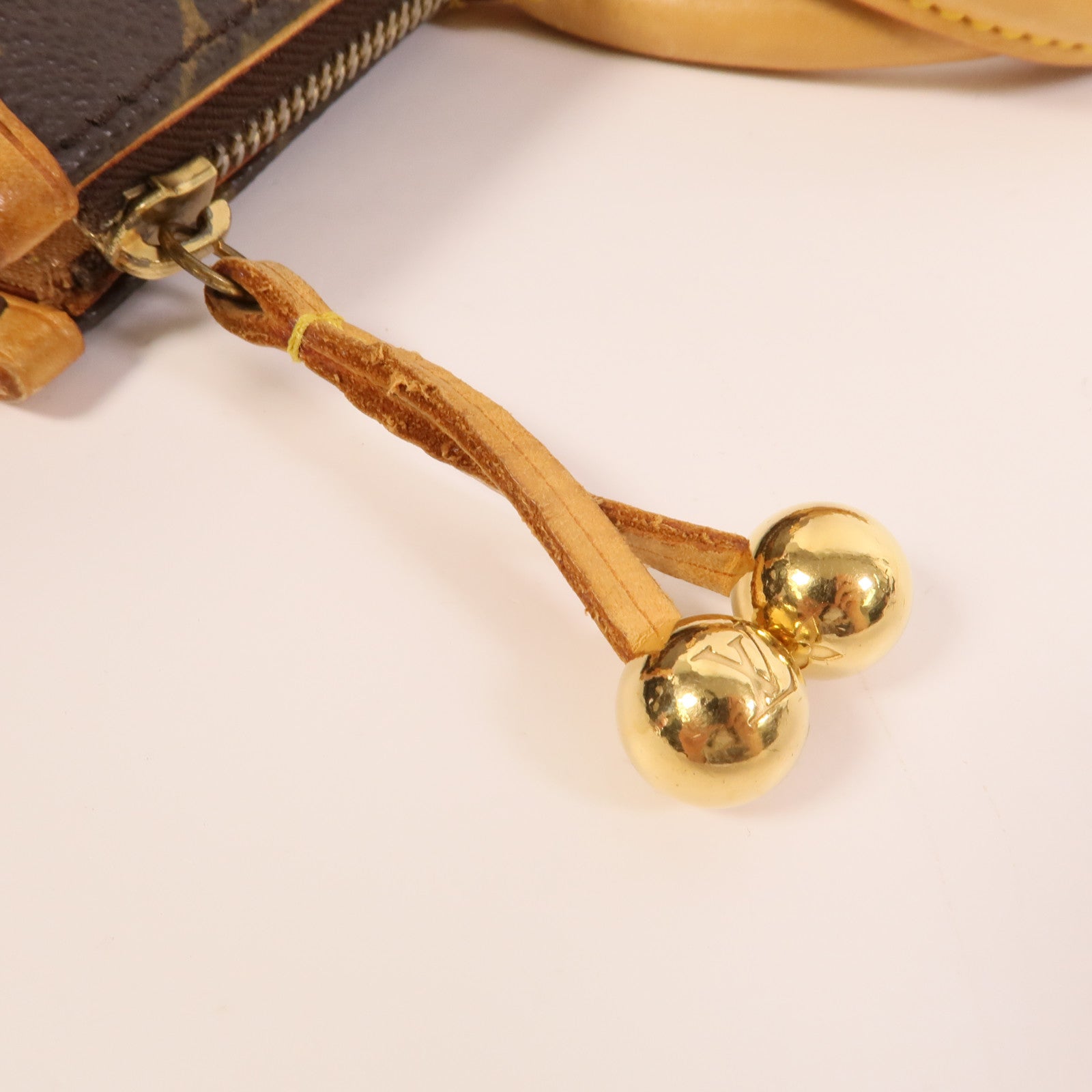 LOUIS VUITTON Monogram Popincourt金扣手挽袋