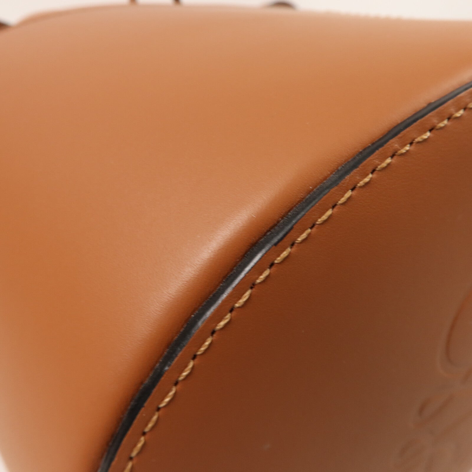 LOEWE 牛皮皮革Balloon Medium手挽肩背兩用袋