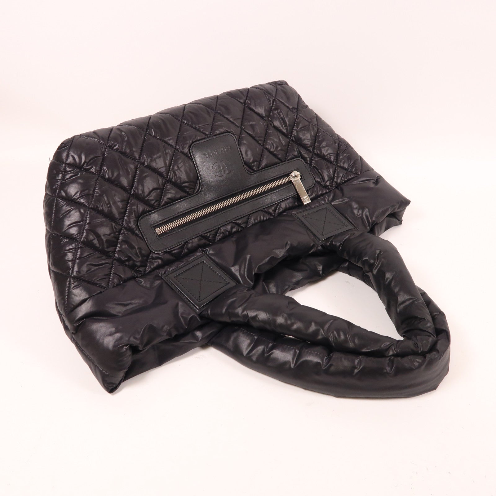 CHANEL 尼龍Coco Cocoon銀扣手挽袋