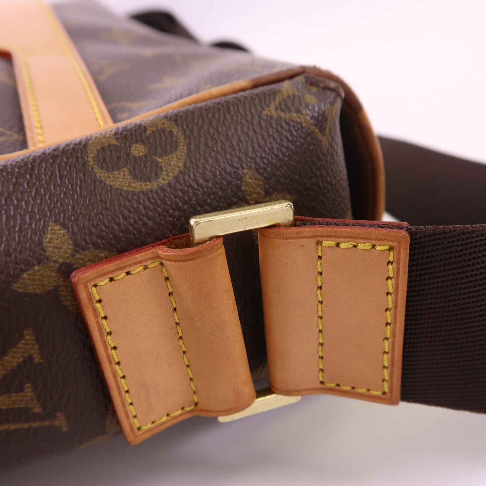LOUIS VUITTON Monogram Abbesses金扣肩背袋棕色