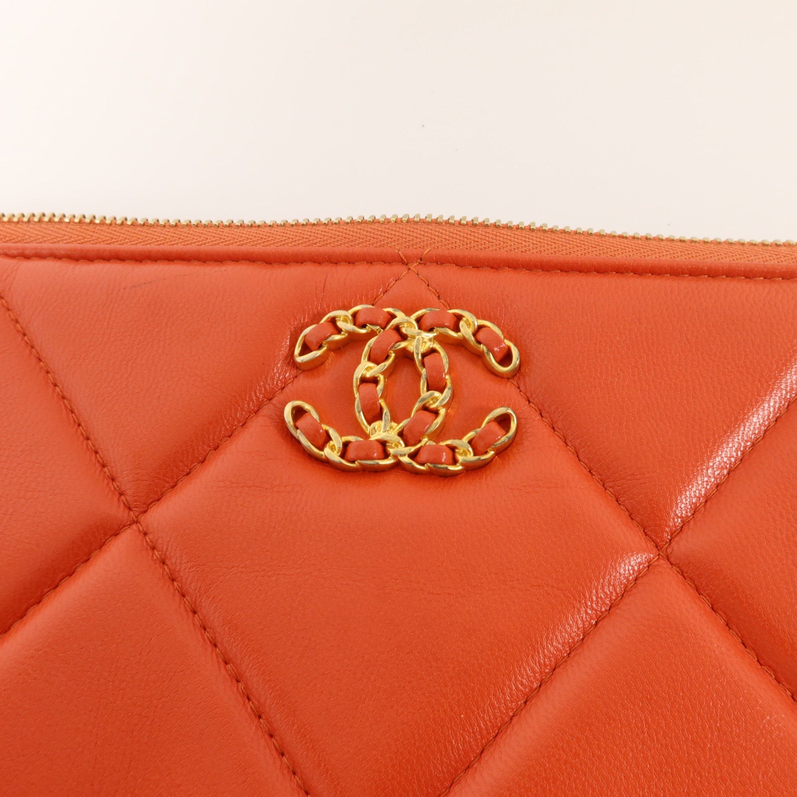 CHANEL 羊皮皮革C19 Clutch Bag金扣手拿包