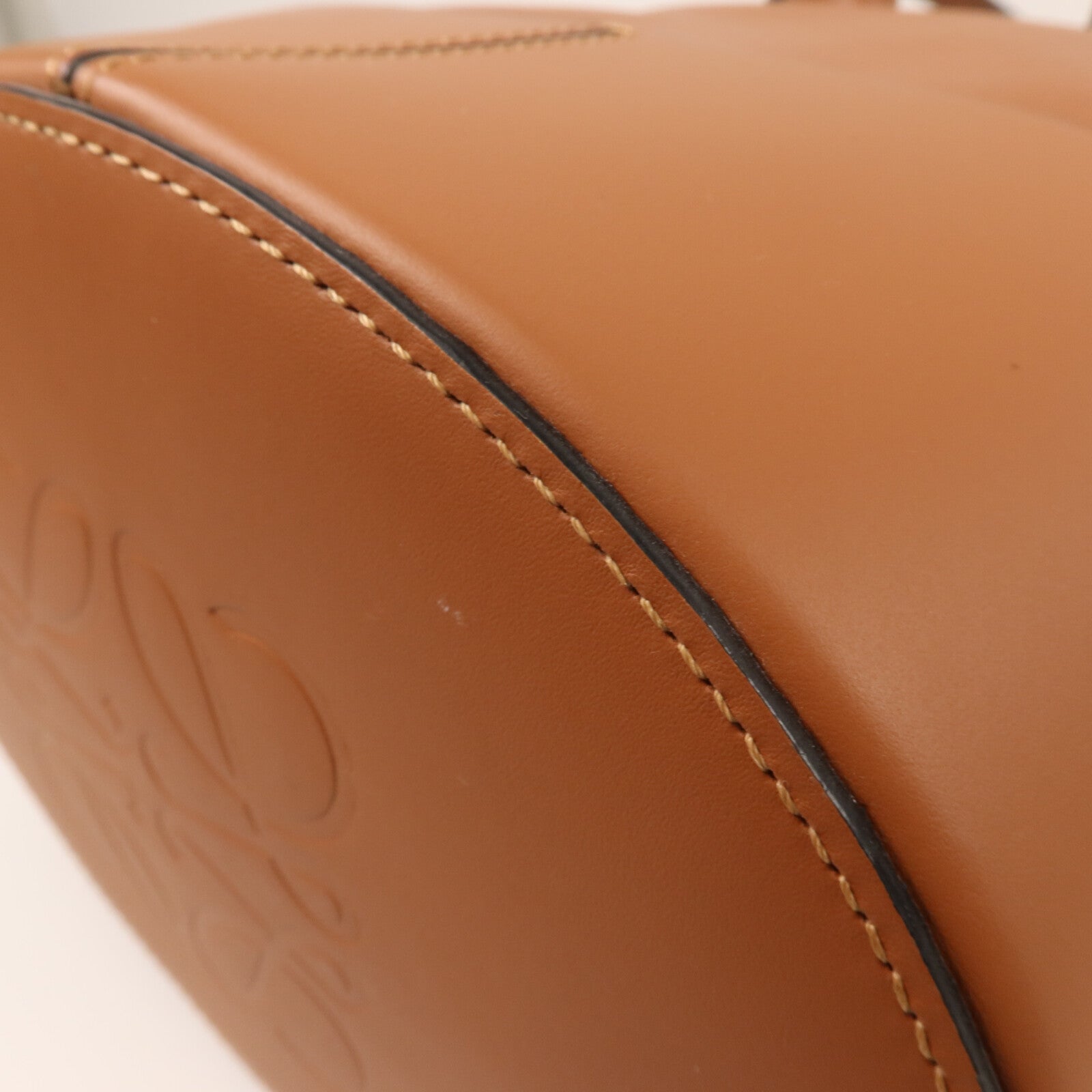 LOEWE 牛皮皮革Balloon Medium手挽肩背兩用袋