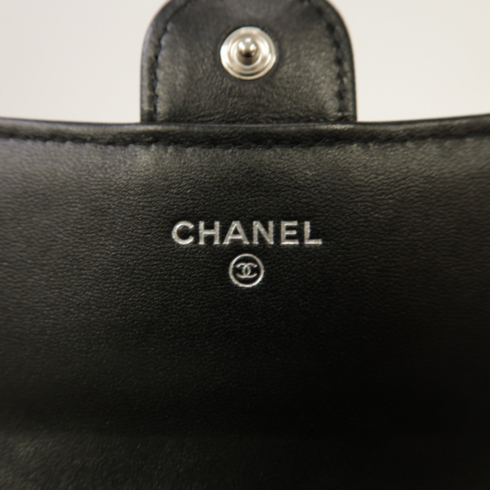 CHANEL 菱格羊皮皮革Classic Medium Wallet銀扣錢包黑色