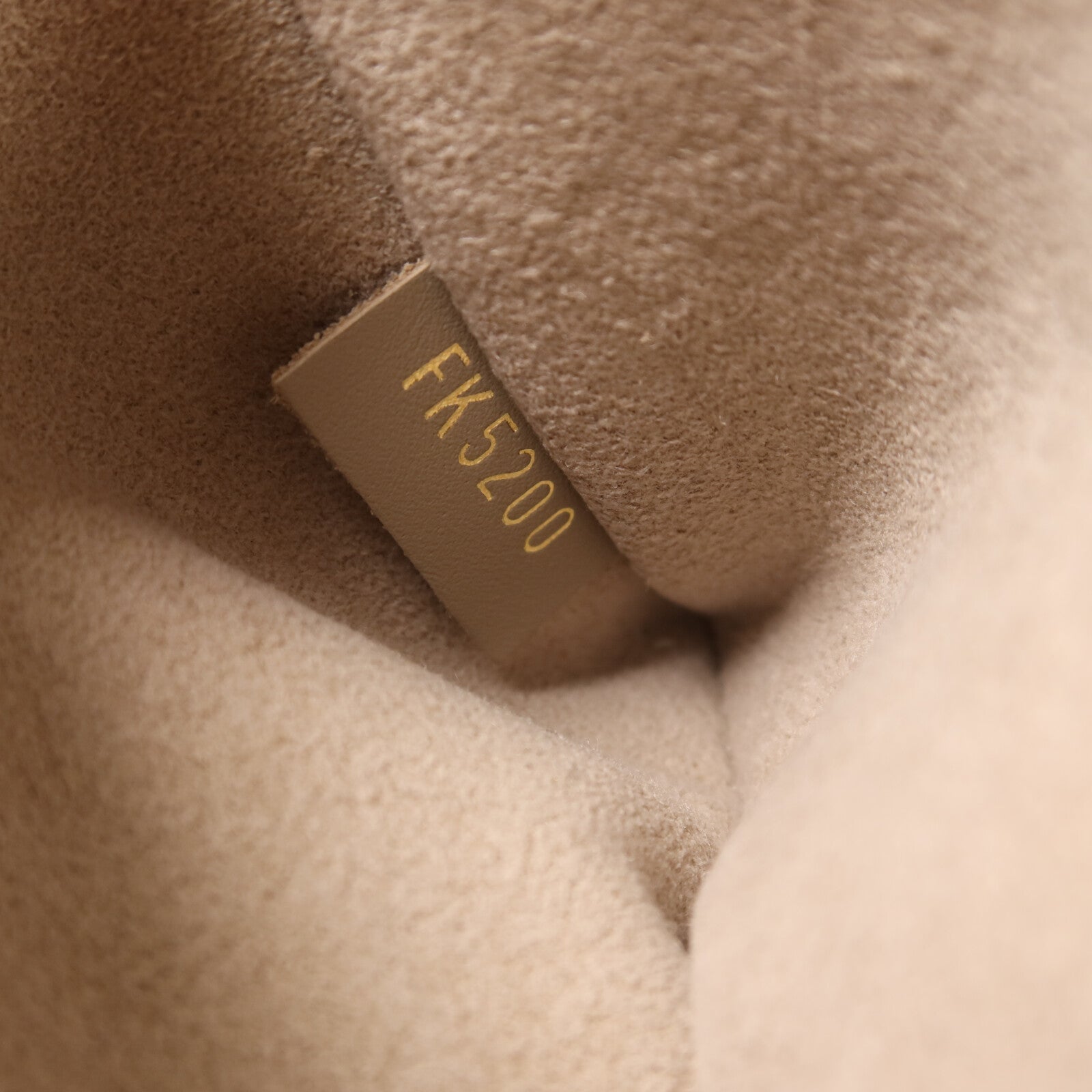 LOUIS VUITTON 【激減優惠】Monogram Empreinte Vanity PM金扣鏈帶手挽肩背兩用袋
