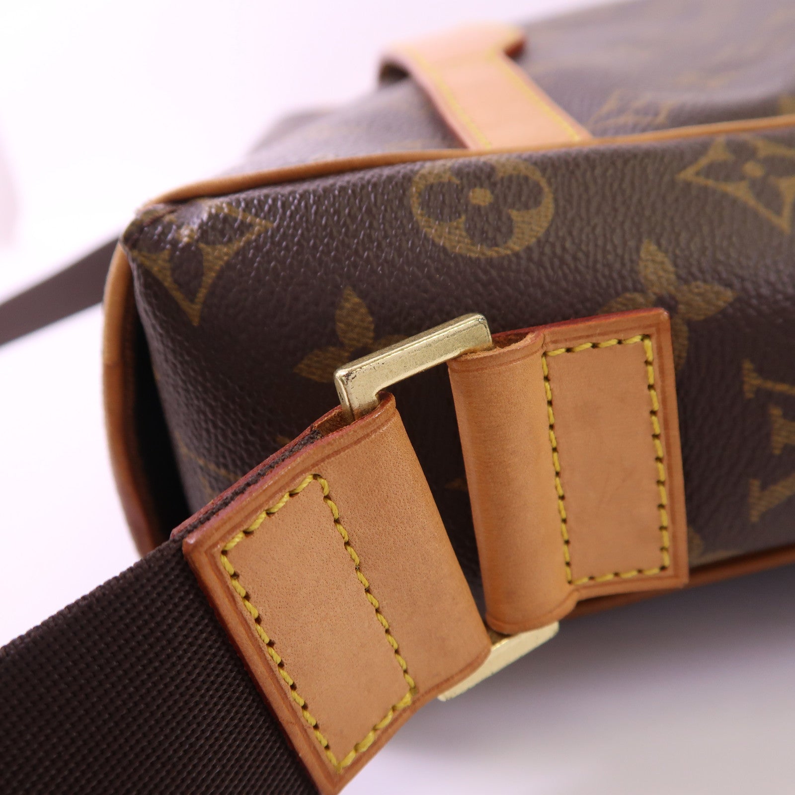 LOUIS VUITTON Monogram Abbesses金扣肩背袋棕色