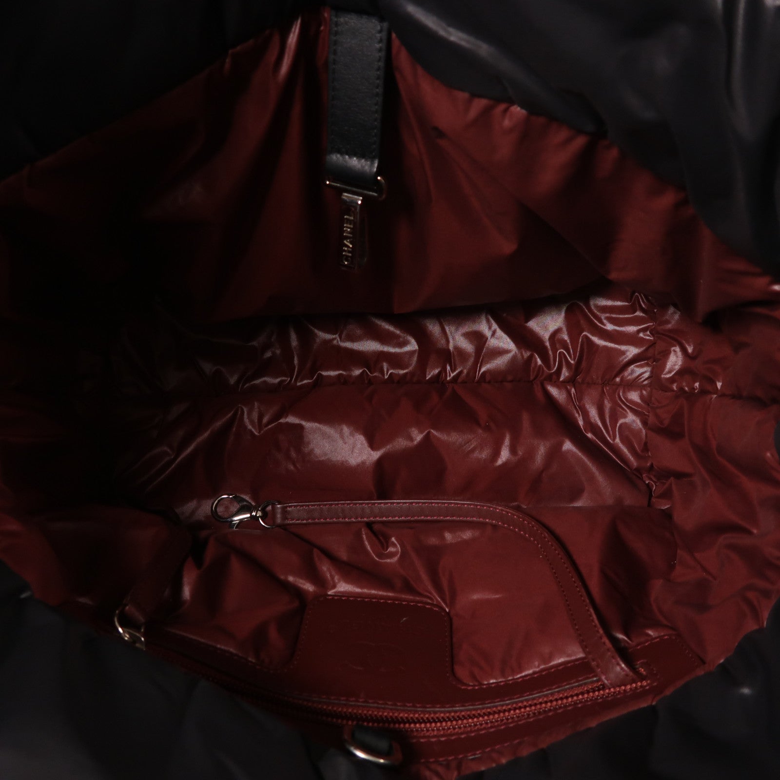 CHANEL 尼龍Coco Cocoon銀扣手挽袋