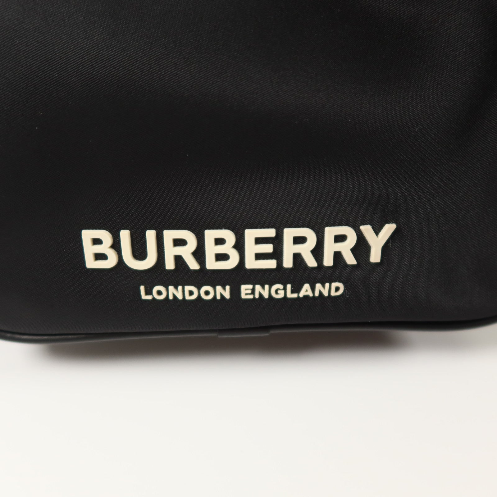 BURBERRY 尼龍Econy I銀扣肩背袋