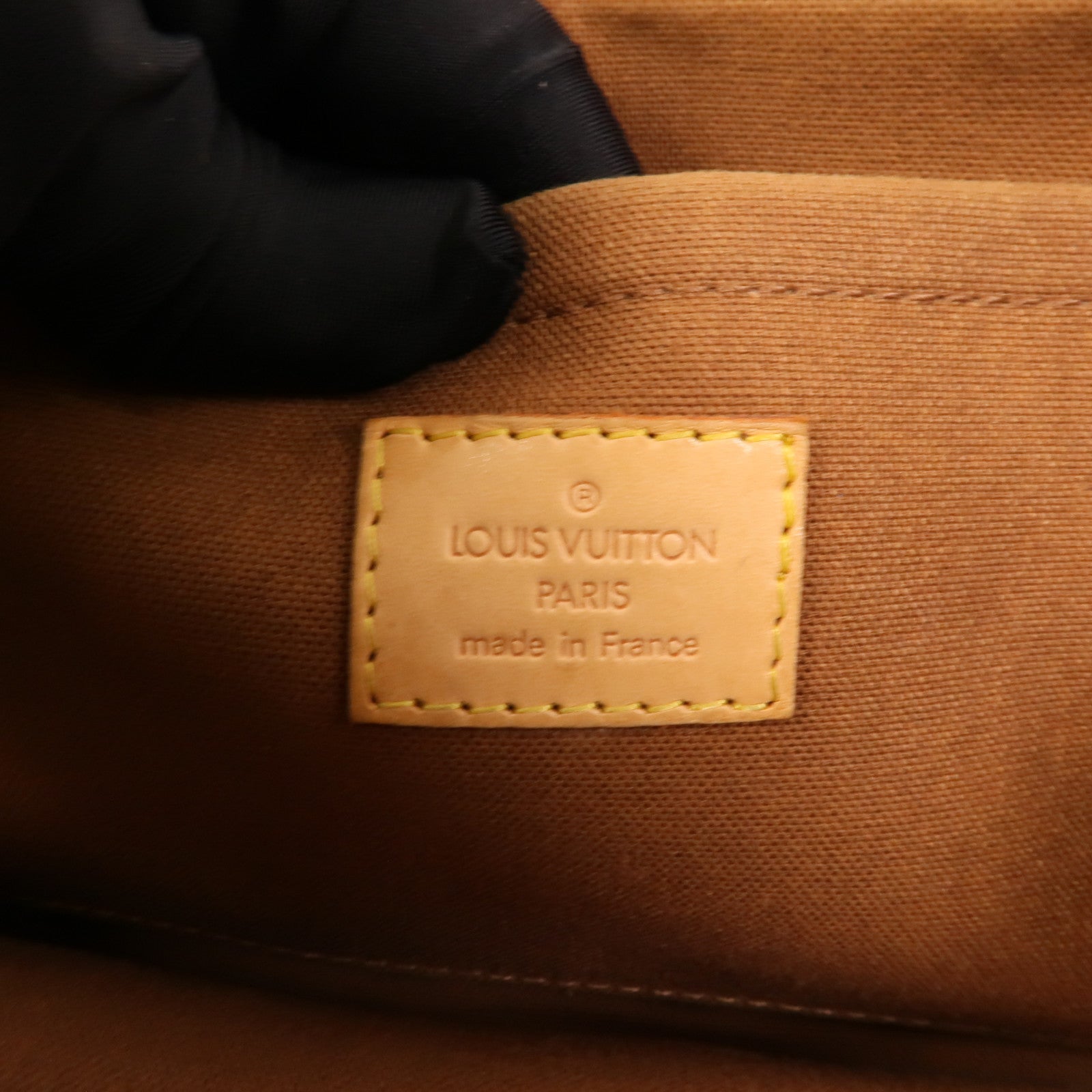 LOUIS VUITTON Monogram Popincourt金扣手挽袋