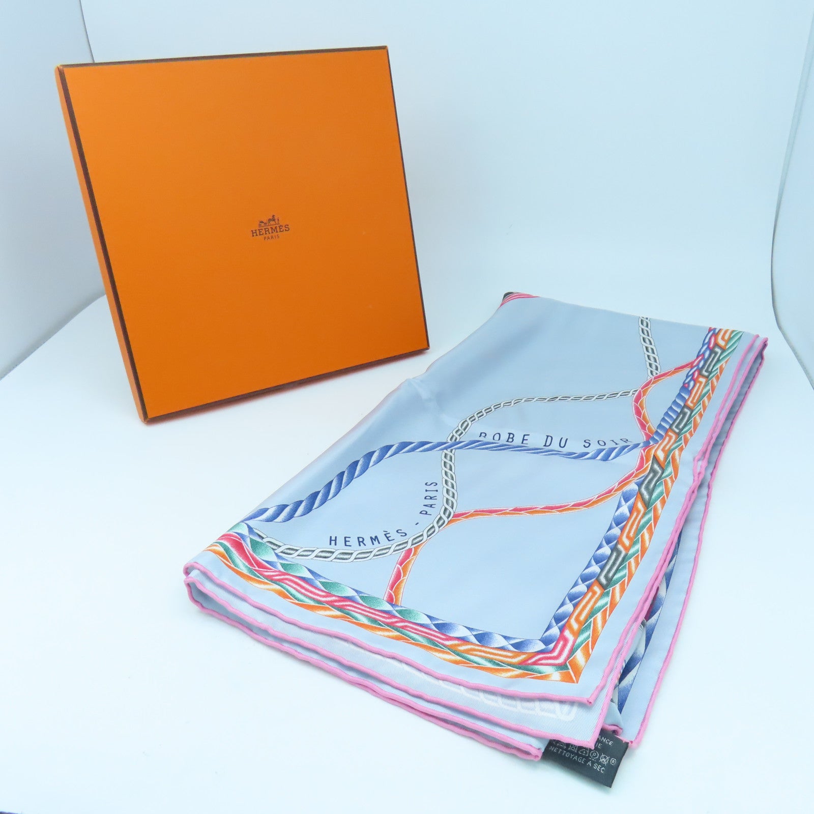 HERMES 【激減優惠】絲質Scarf圍巾綠色/灰色/黑色