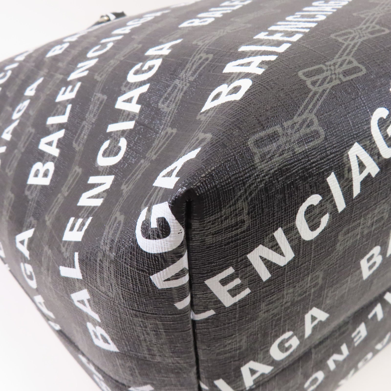 BALENCIAGA 塗層帆布Balenciaga Signature銀扣手挽袋黑色/白色