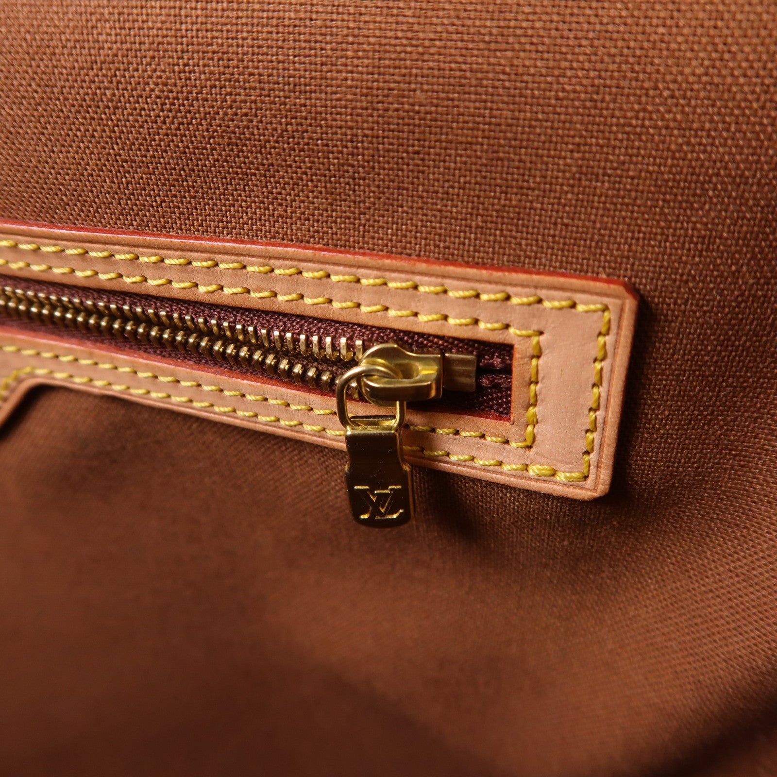 LOUIS VUITTON Monogram Abbesses金扣肩背袋棕色