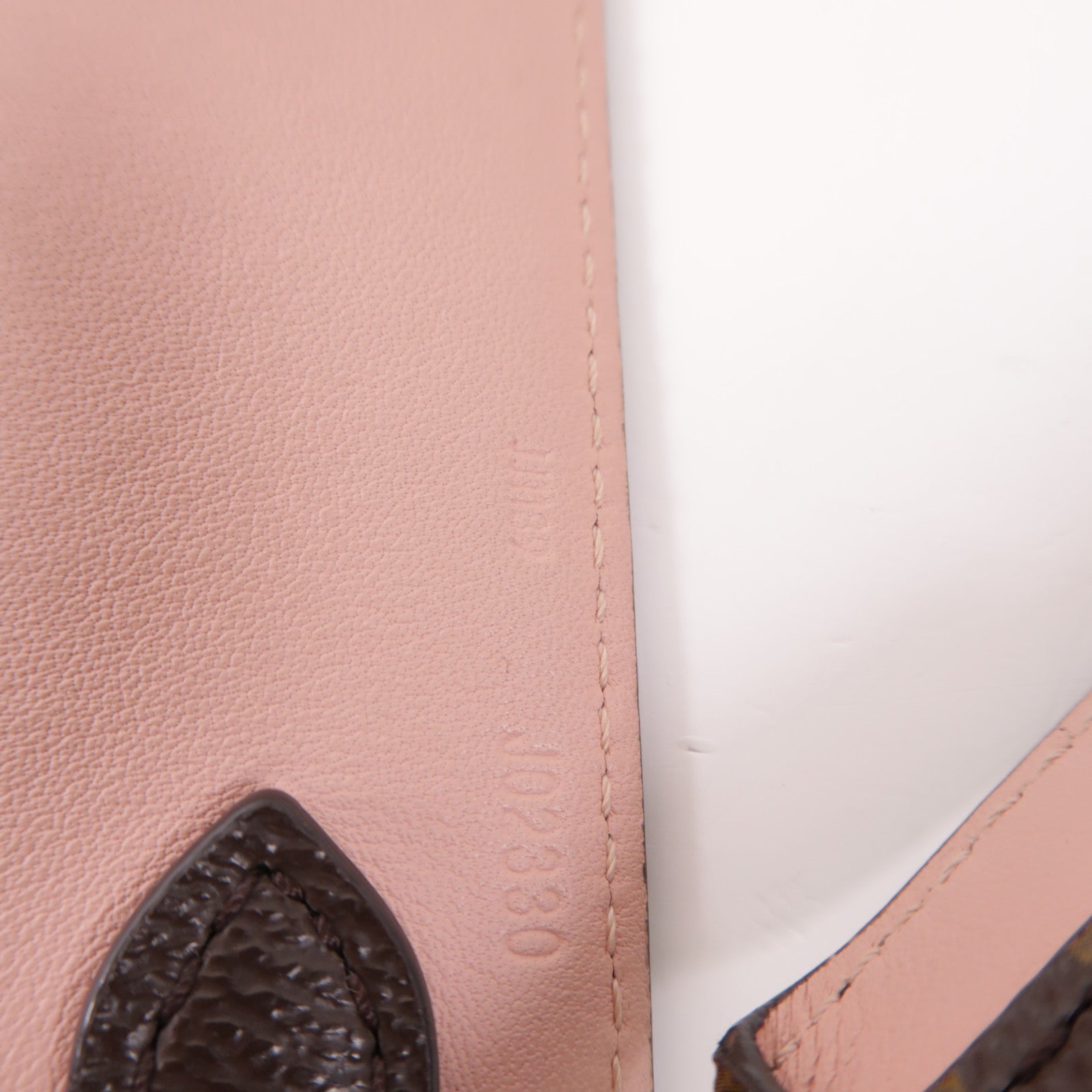 LOUIS VUITTON Monogram Strap金扣肩背帶