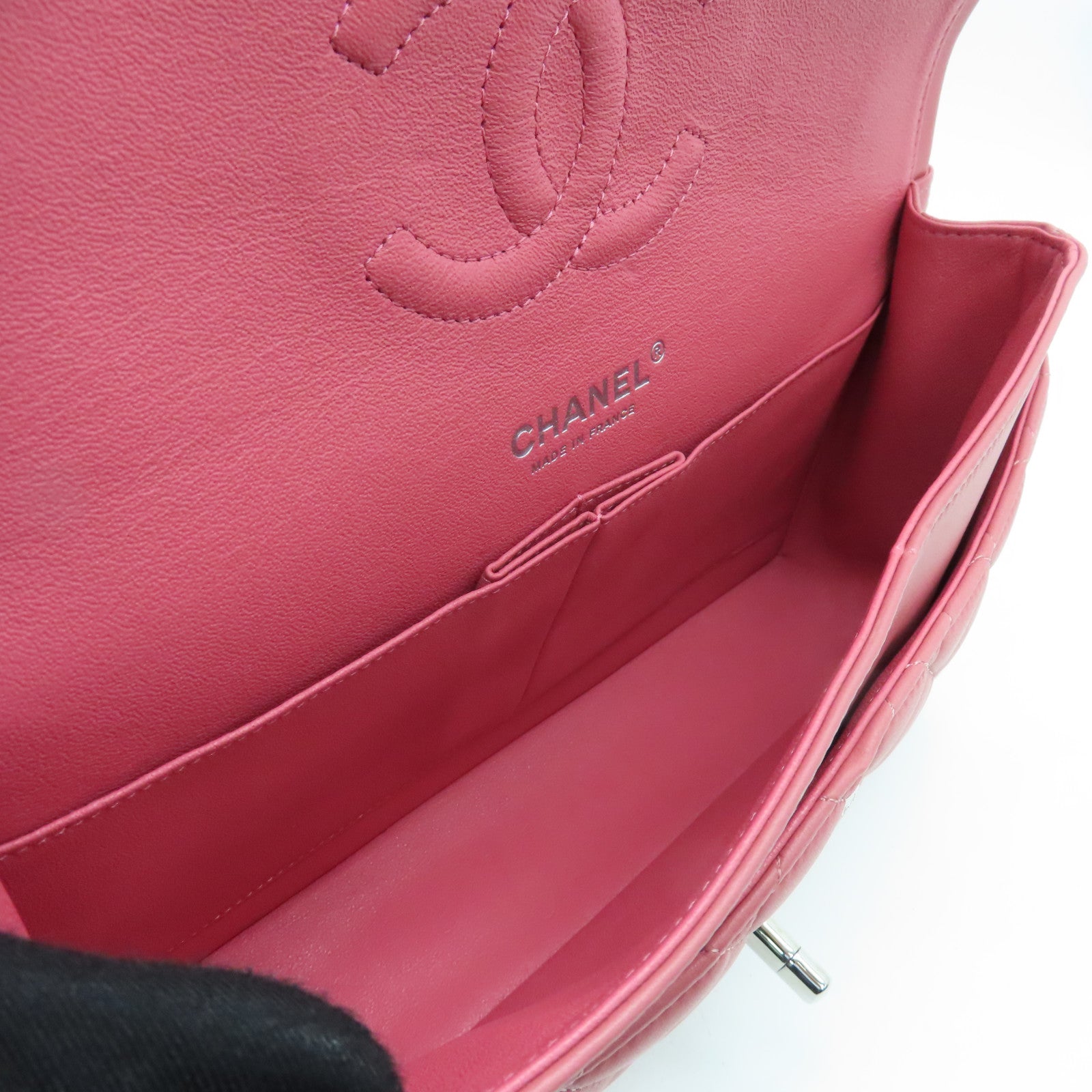 CHANEL 菱格羊皮皮革Classic Bag银扣链带肩背袋粉红色