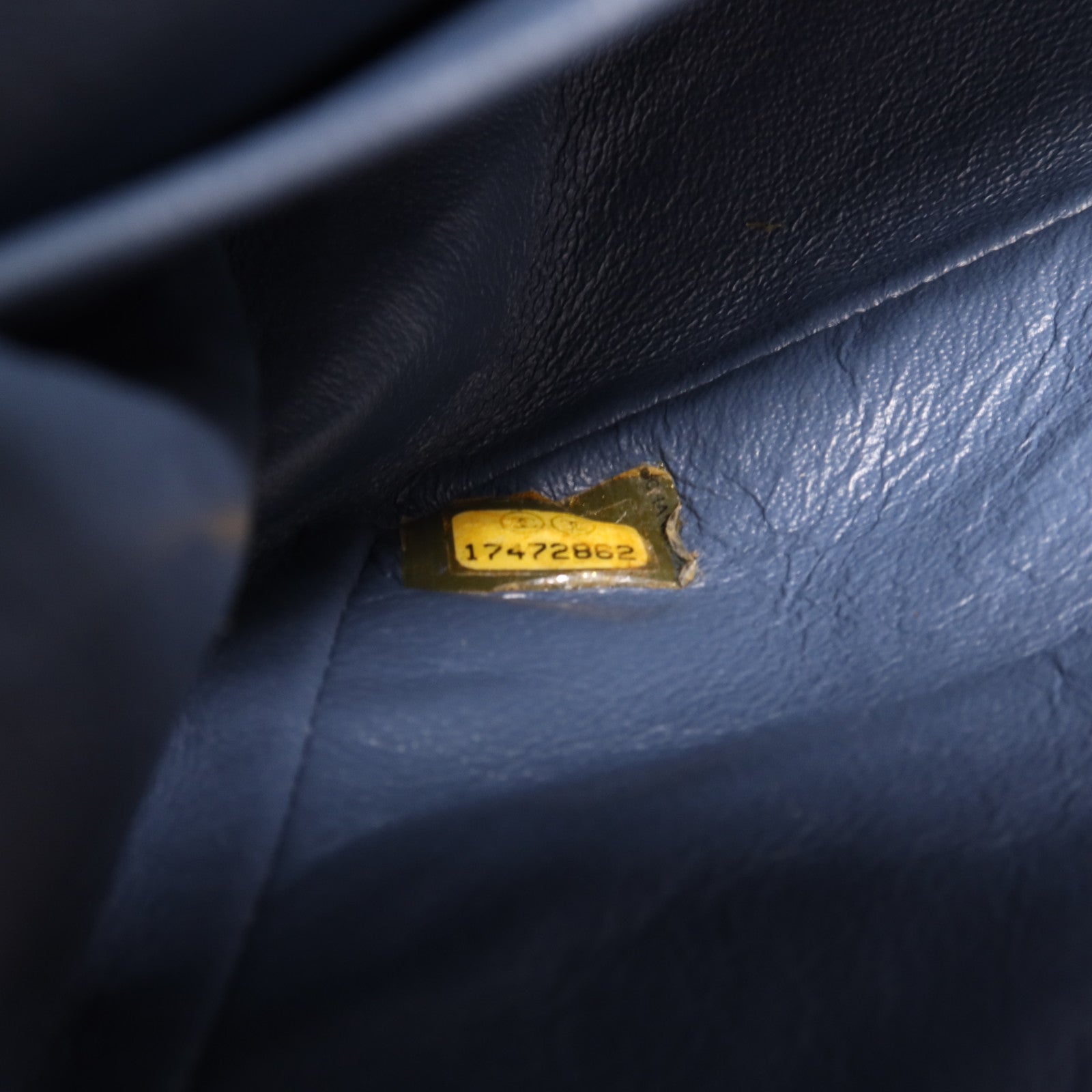 CHANEL 羊皮皮革Classic 25銀扣鏈帶肩背袋