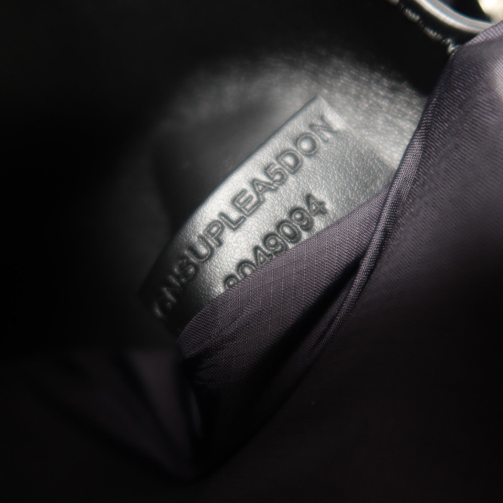 BURBERRY 尼龍Econy I銀扣肩背袋