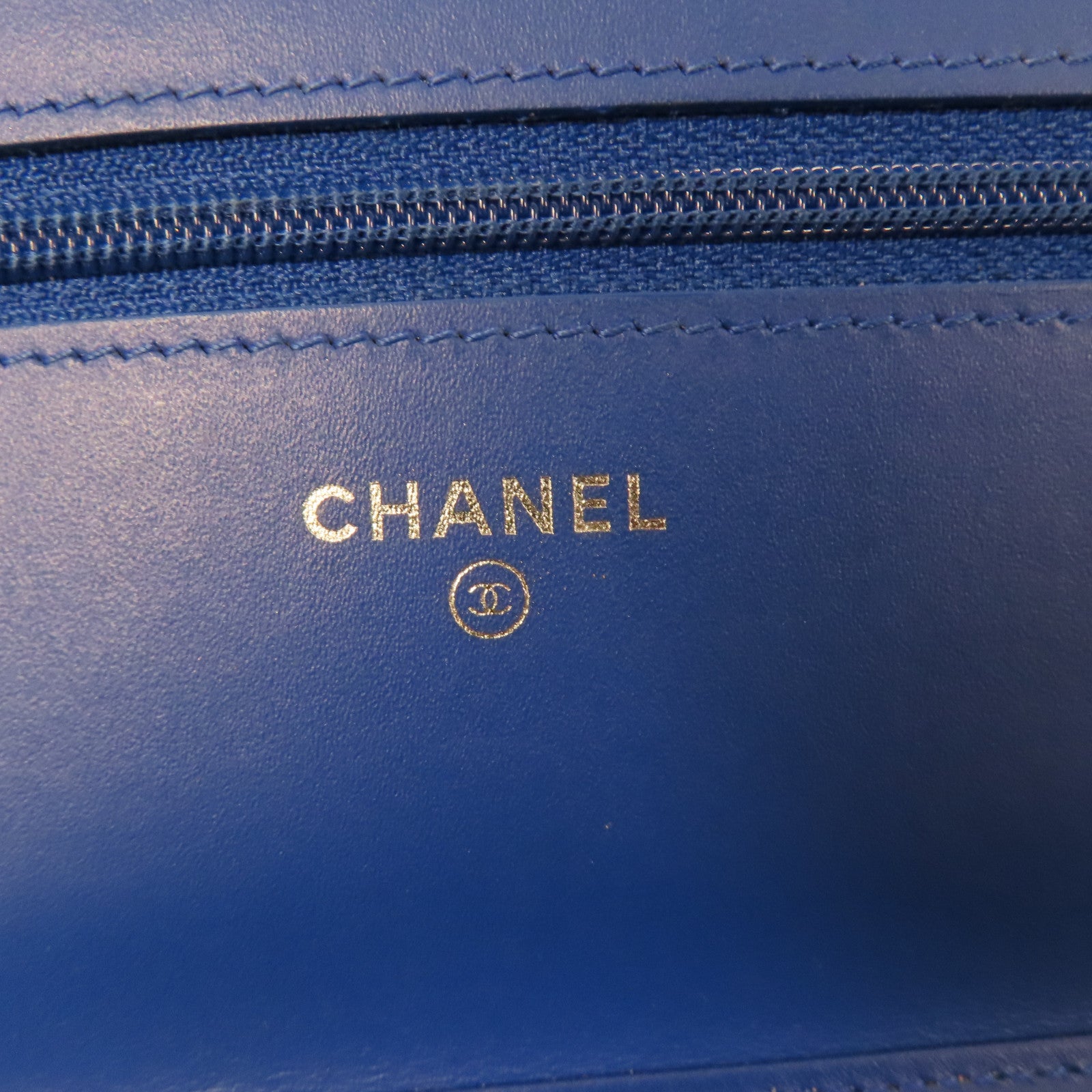 CHANEL 菱格漆皮皮革WOC Wallet On Chain銀扣鏈帶肩背袋藍色