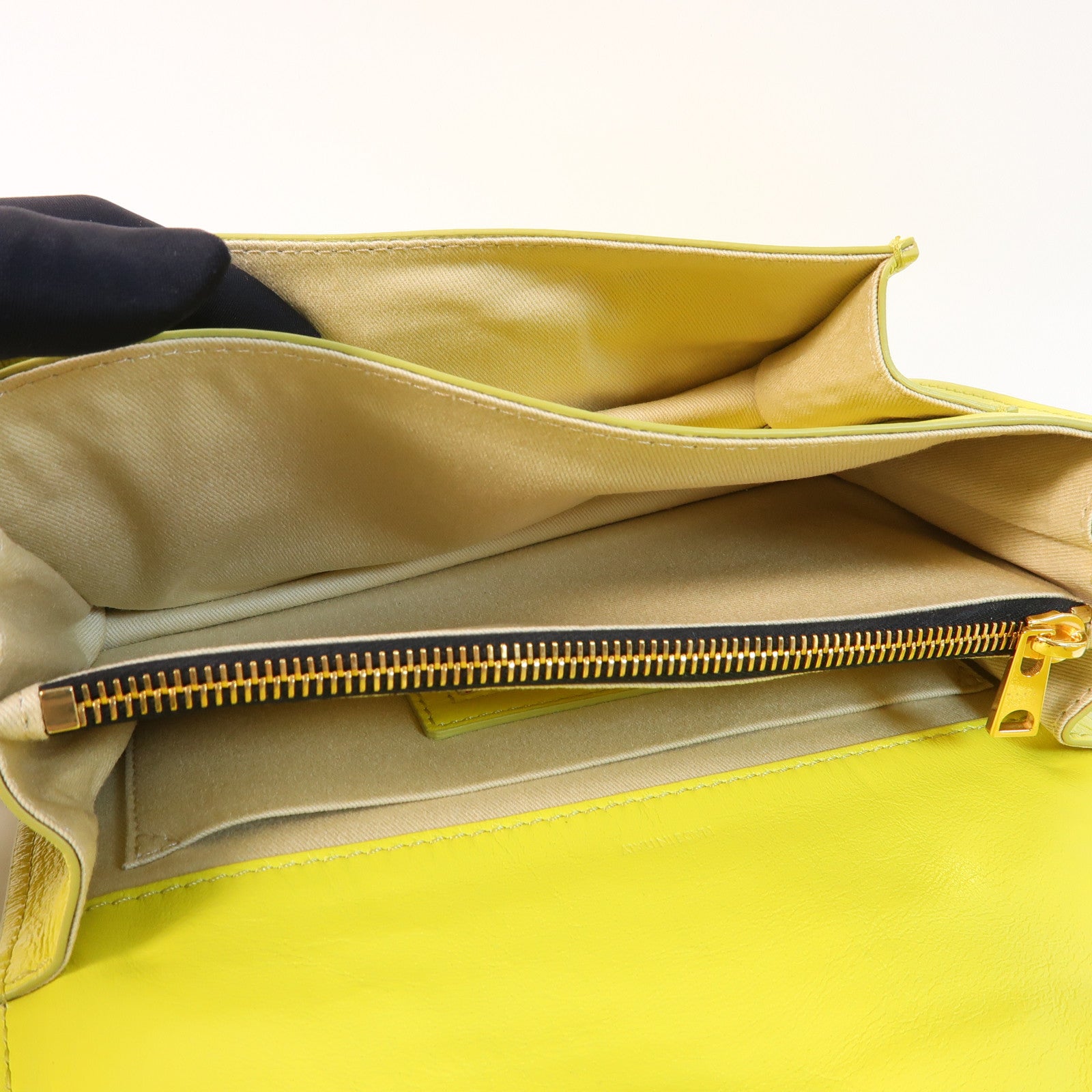 MARNI 牛皮皮革Shoulder Bag金扣肩背袋