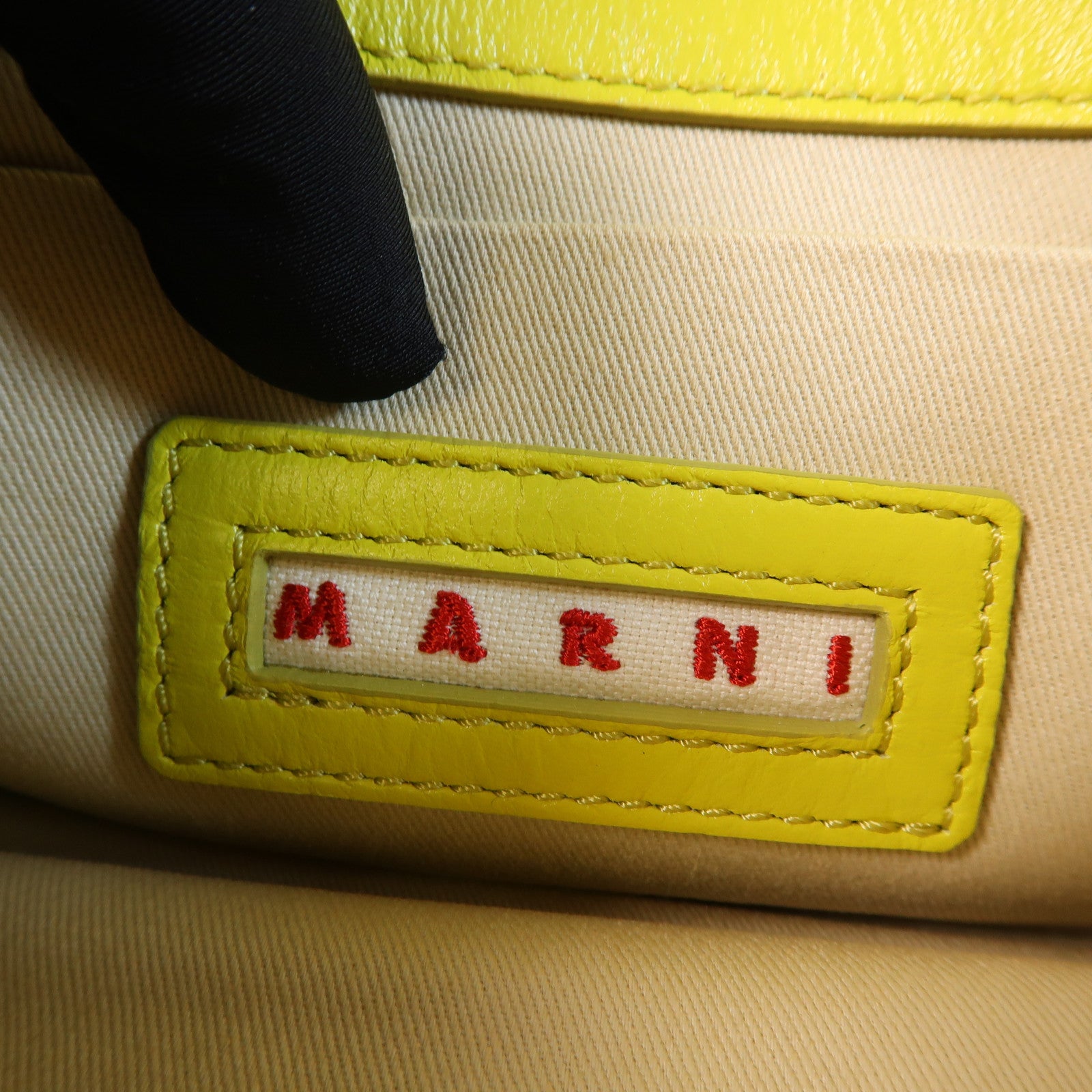 MARNI 牛皮皮革Shoulder Bag金扣肩背袋