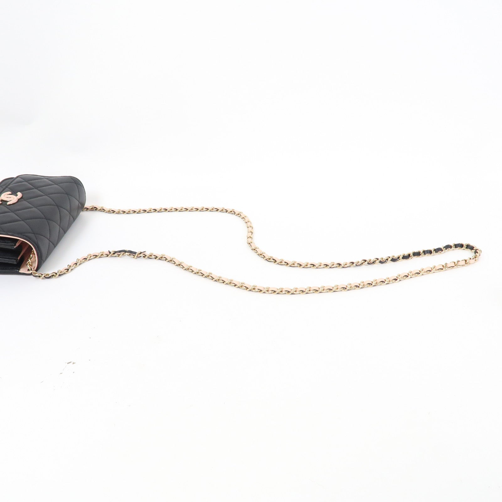 CHANEL 菱格羊皮皮革Mini Wallet On Chain金扣鏈帶肩背袋黑色/粉紅色