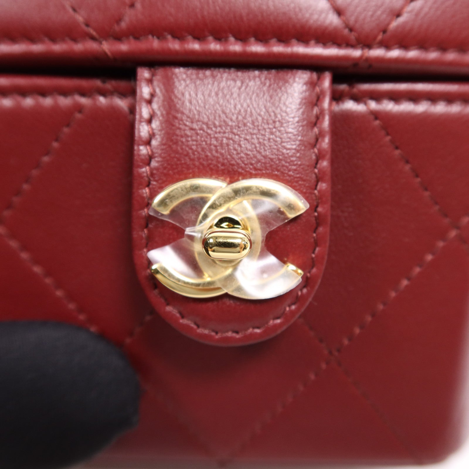 CHANEL 羊皮皮革Mini Vanity Case金扣鏈帶肩背袋