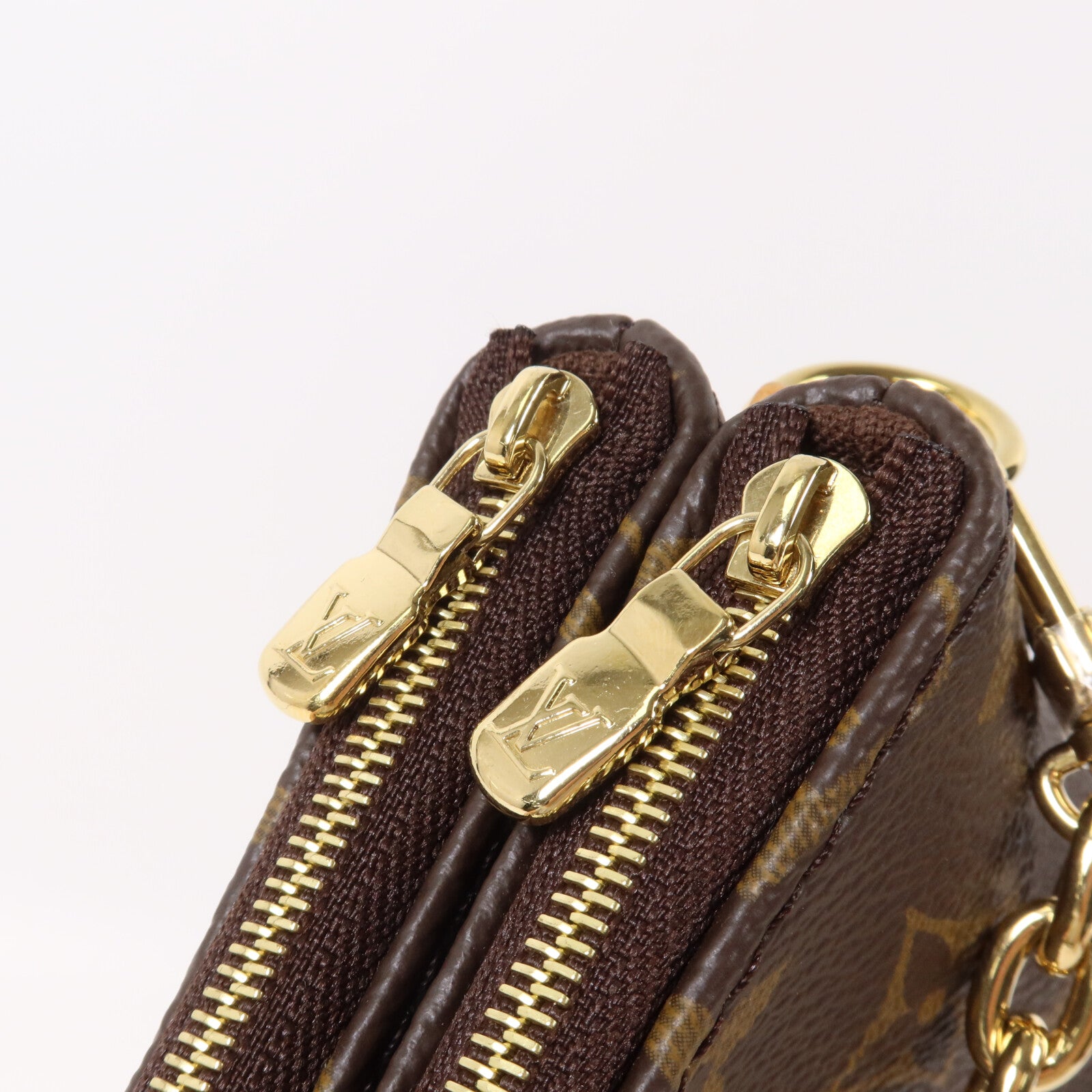 LOUIS VUITTON Monogram Liv Pochette鏈帶肩背袋