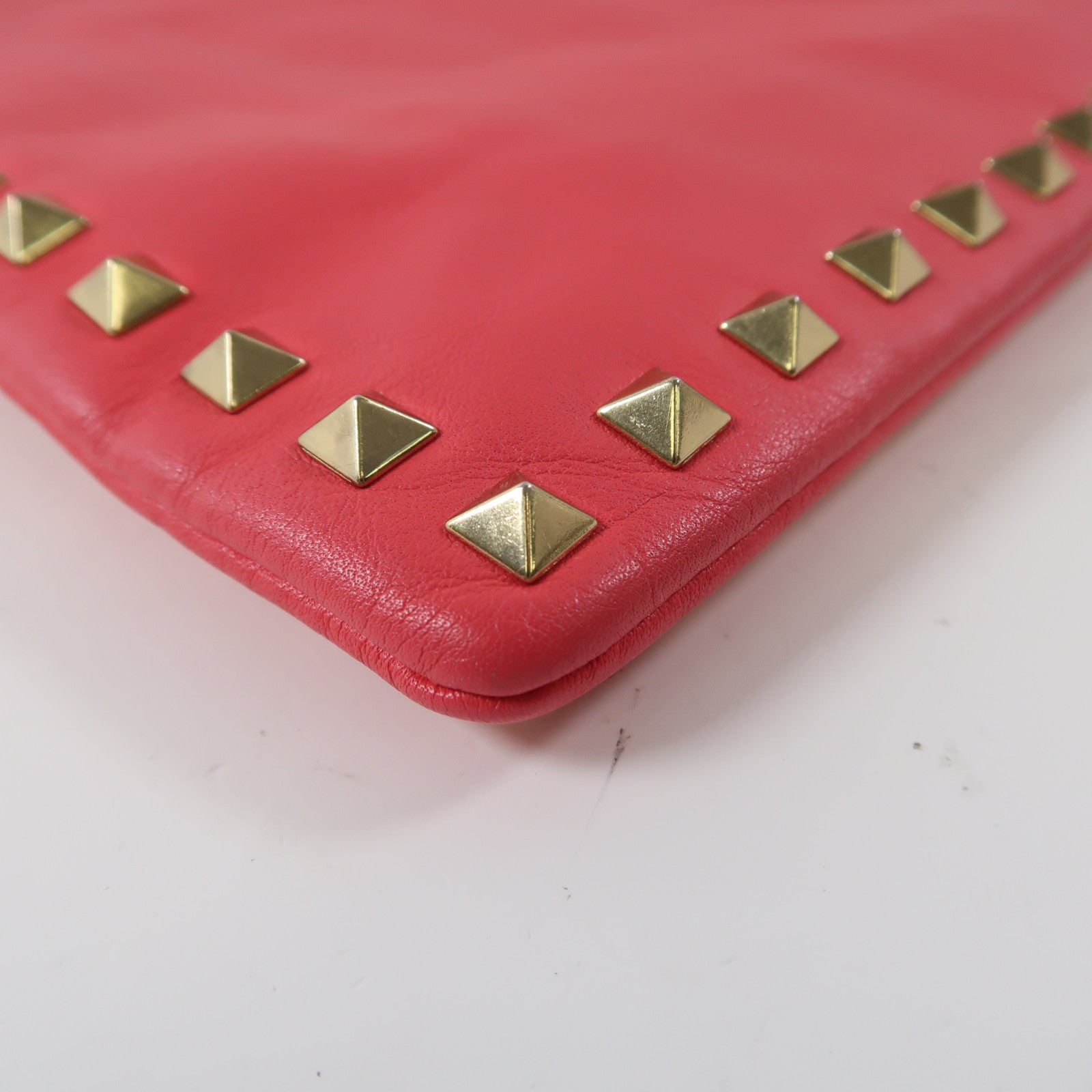 Valentino 皮革Pouch金扣手拿包粉紅色