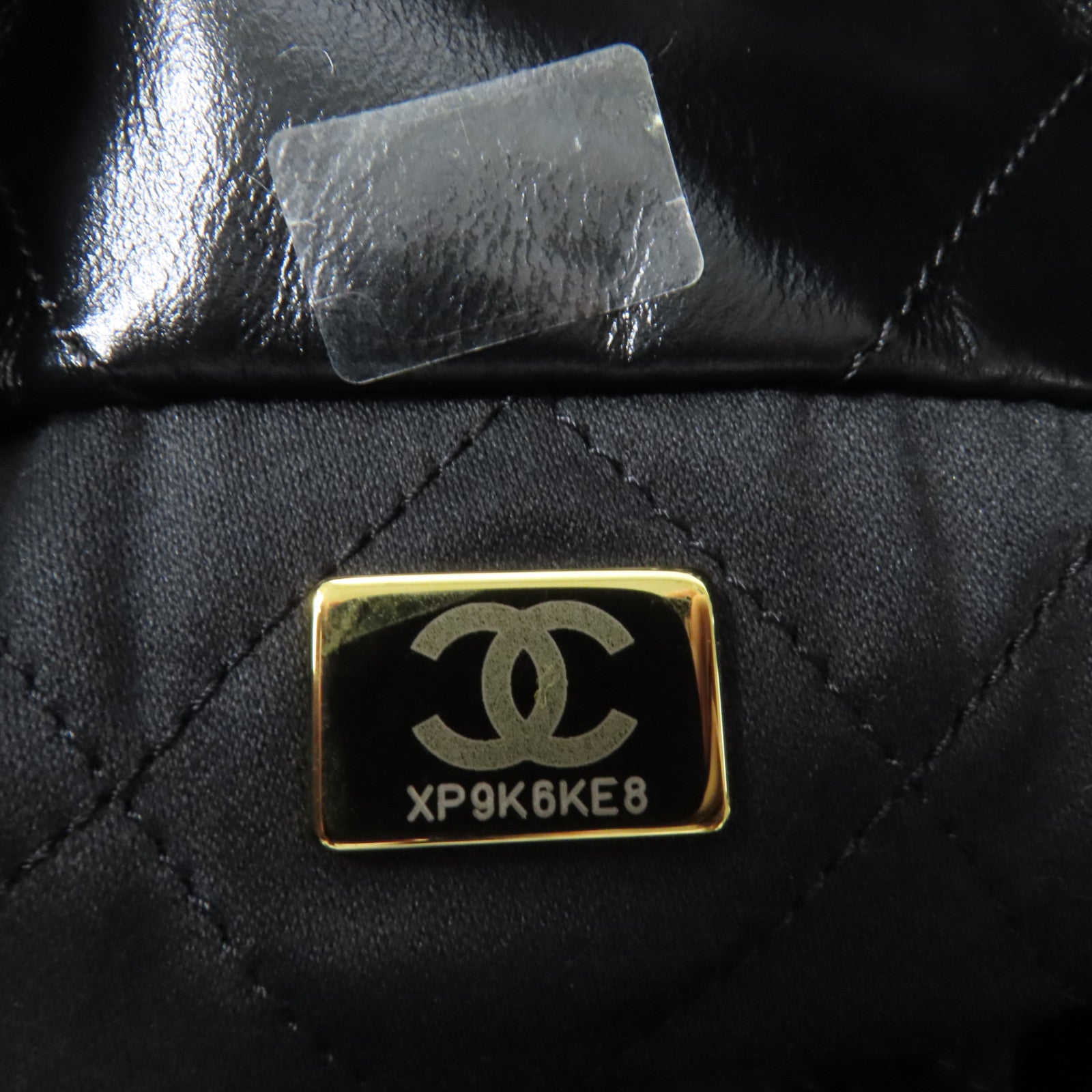 CHANEL 牛皮皮革/漆皮皮革Chanel 22 Small金扣鏈帶肩背袋