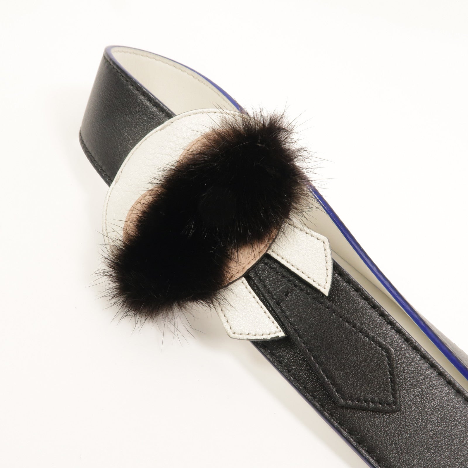 FENDI 牛皮皮革Strap You Shoulder Strap肩背帶