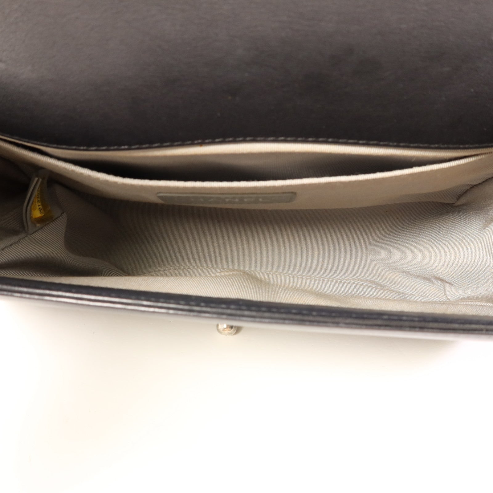 CHANEL 羊皮皮革Boy 25銀扣鏈帶肩背袋